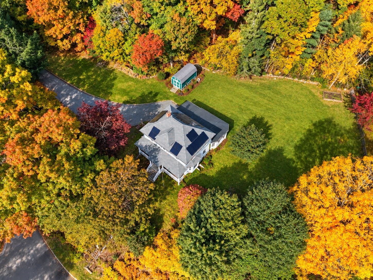 Single Family Residence at 901 Worcester Rd, Barre MA 01005, photo 2 of 25