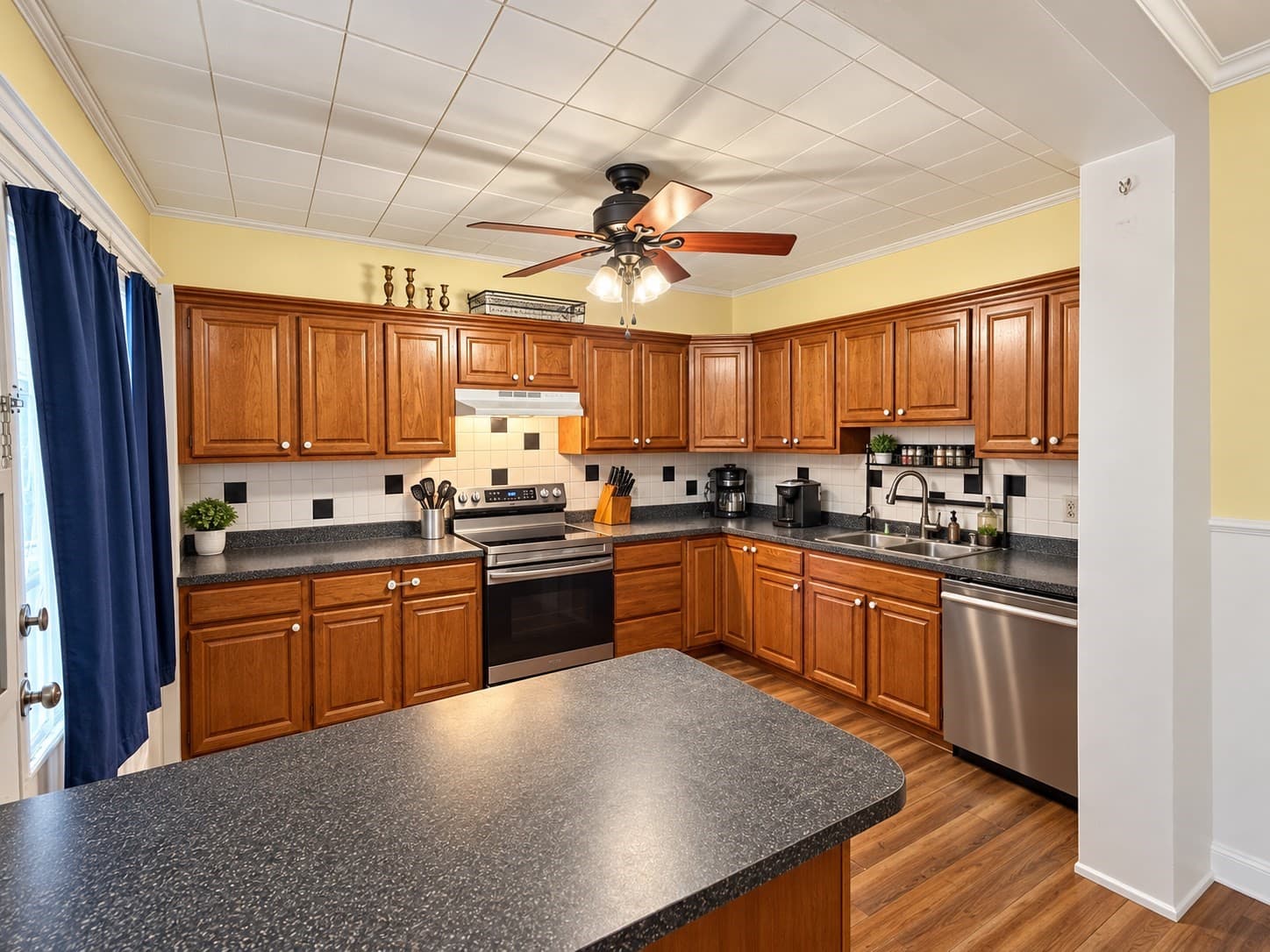 Single Family Residence at 901 Worcester Rd, Barre MA 01005, photo 9 of 25