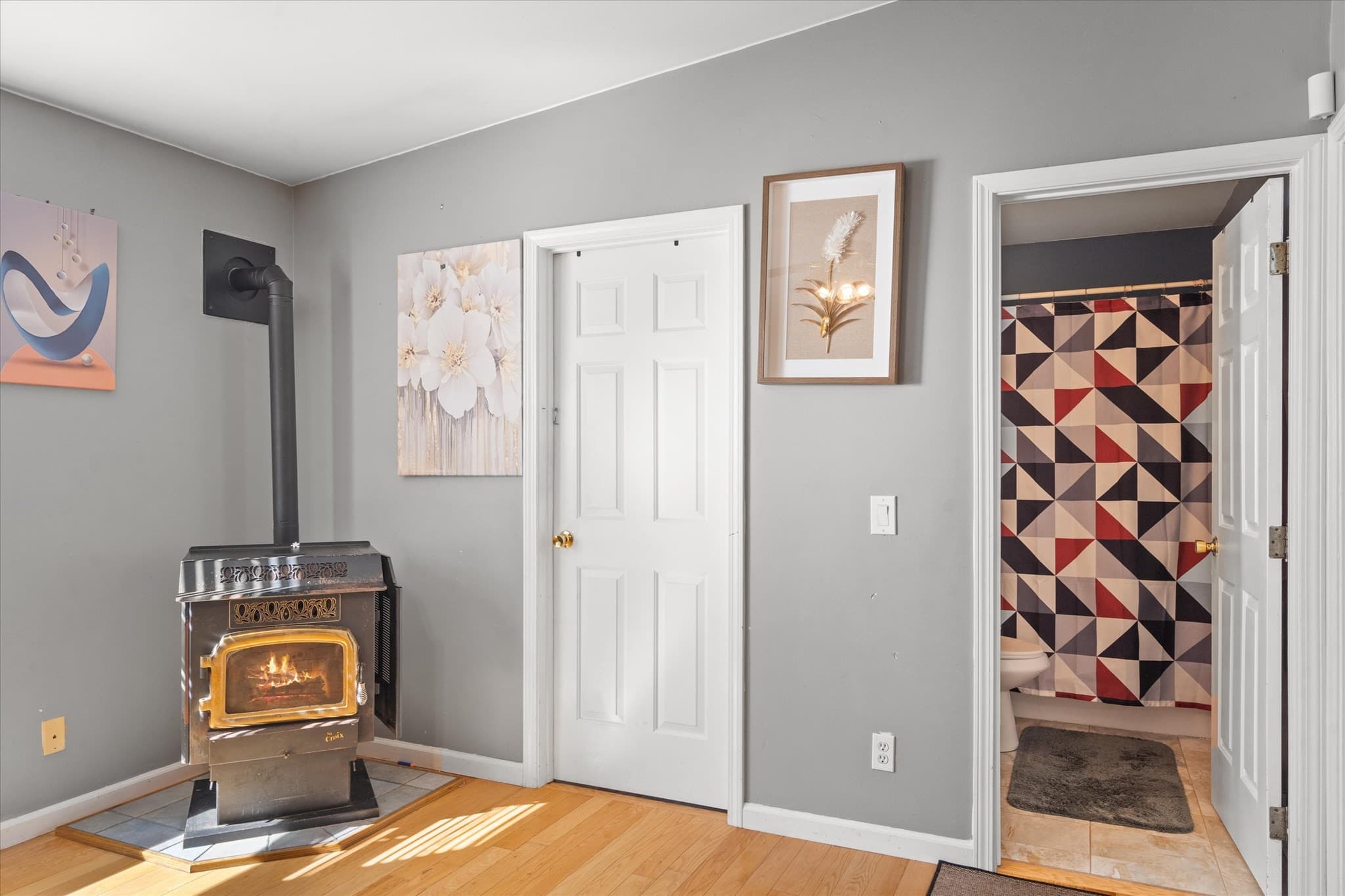Single Family Residence at 12 Pearl St, Auburn MA 01501, Auburn, photo 12 of 36