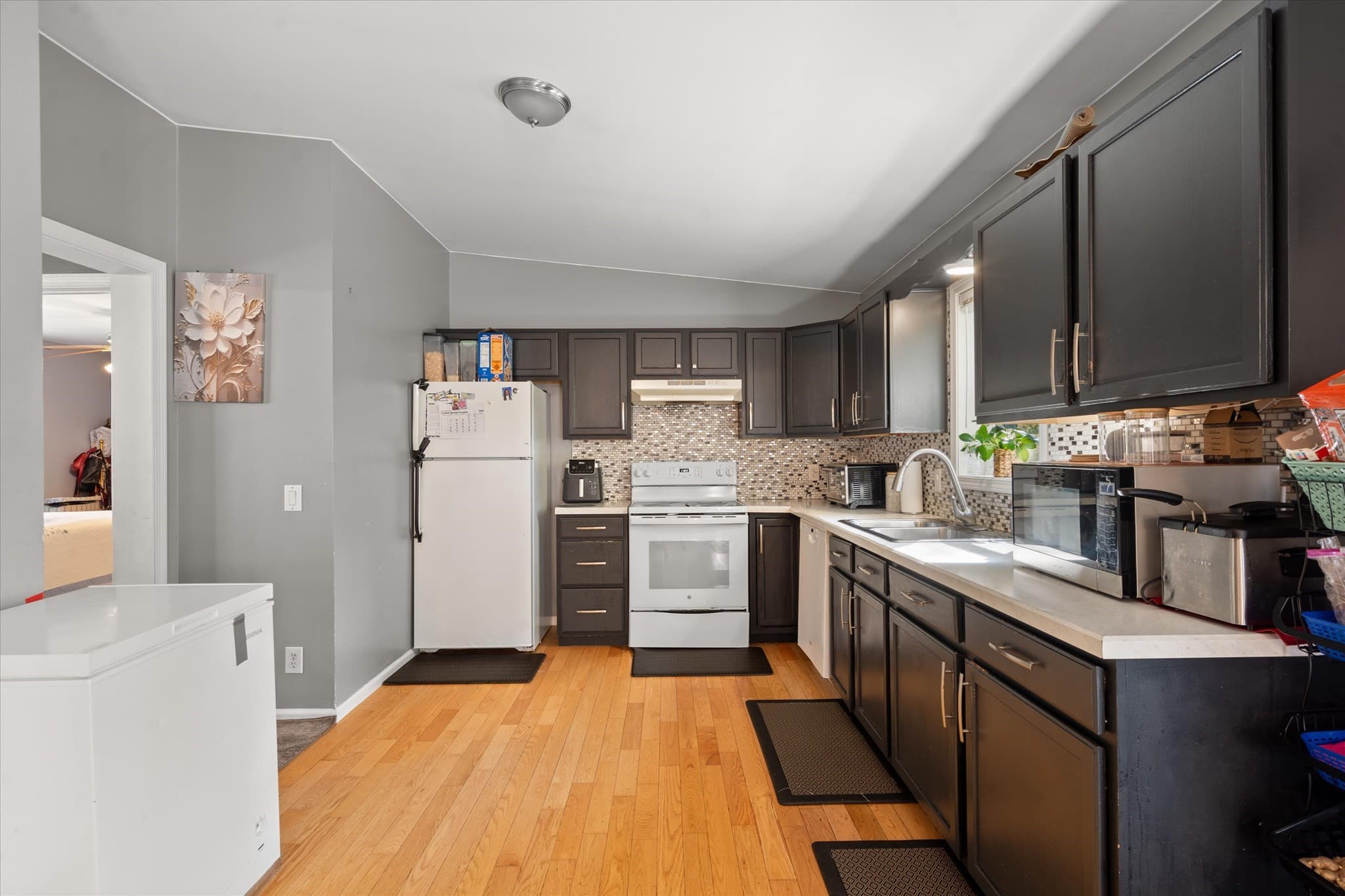 Single Family Residence at 12 Pearl St, Auburn MA 01501, Auburn, photo 8 of 36