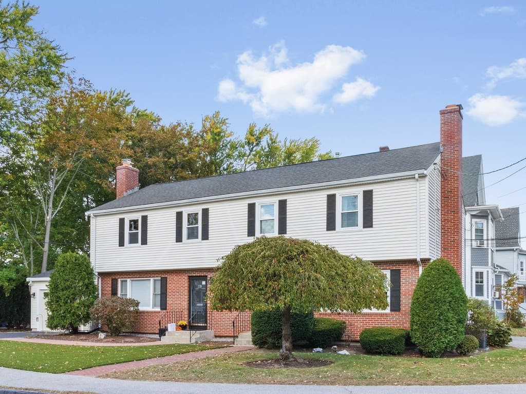 33 Auburn St # 2, Waltham MA 02453