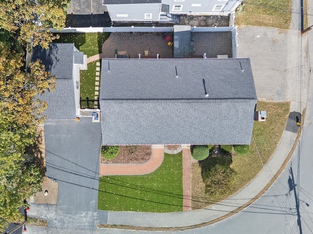 Condominium at 33 Auburn St # 2, Waltham MA 02453, Waltham, photo 30 of 37