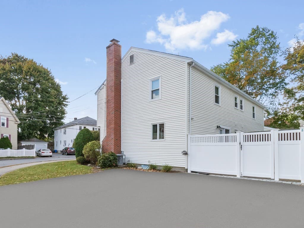Condominium at 33 Auburn St # 2, Waltham MA 02453, Waltham, photo 29 of 37