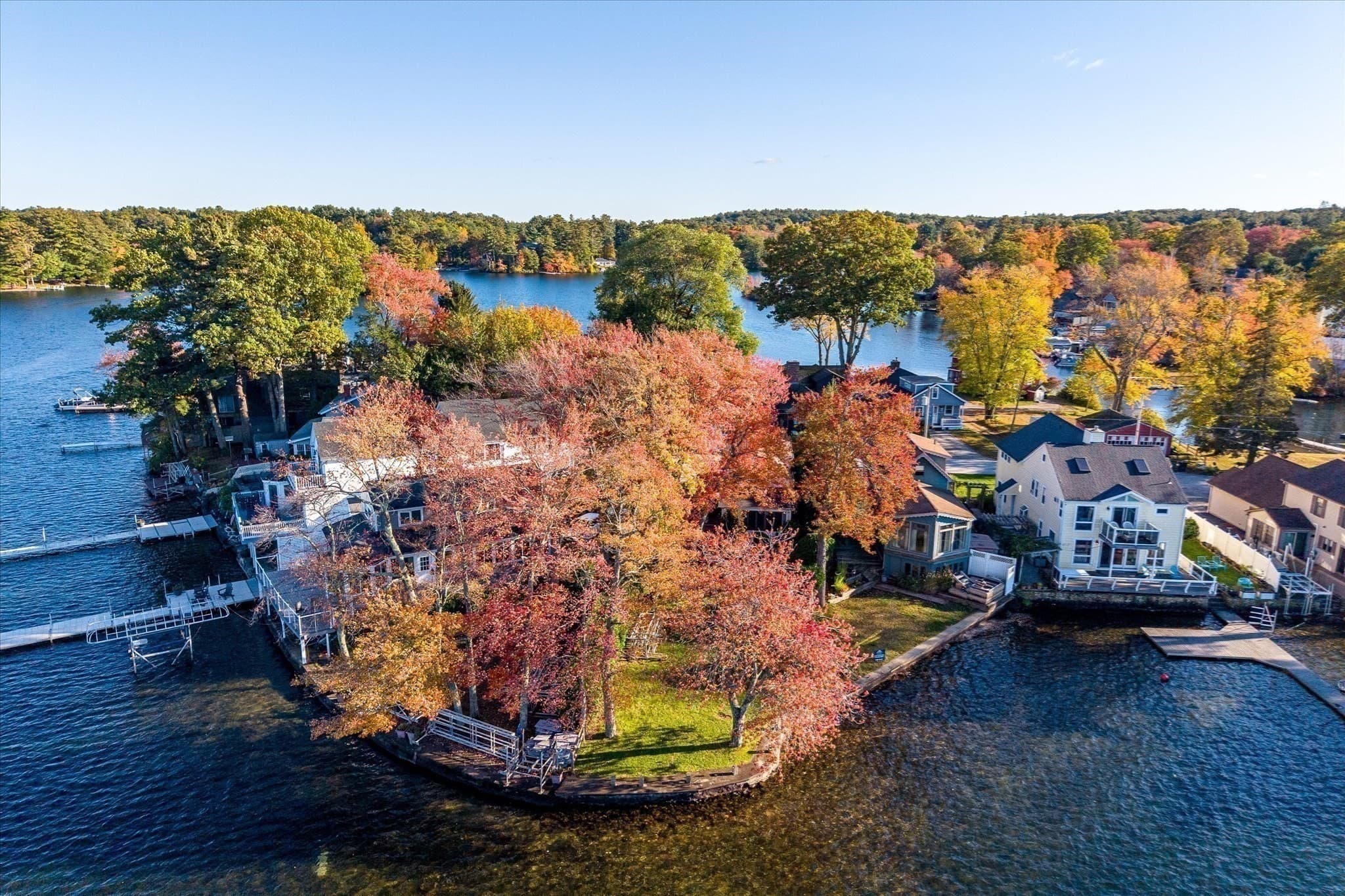Single Family Residence at 47 Point Pleasant Rd, Webster MA 01570, photo 14 of 39