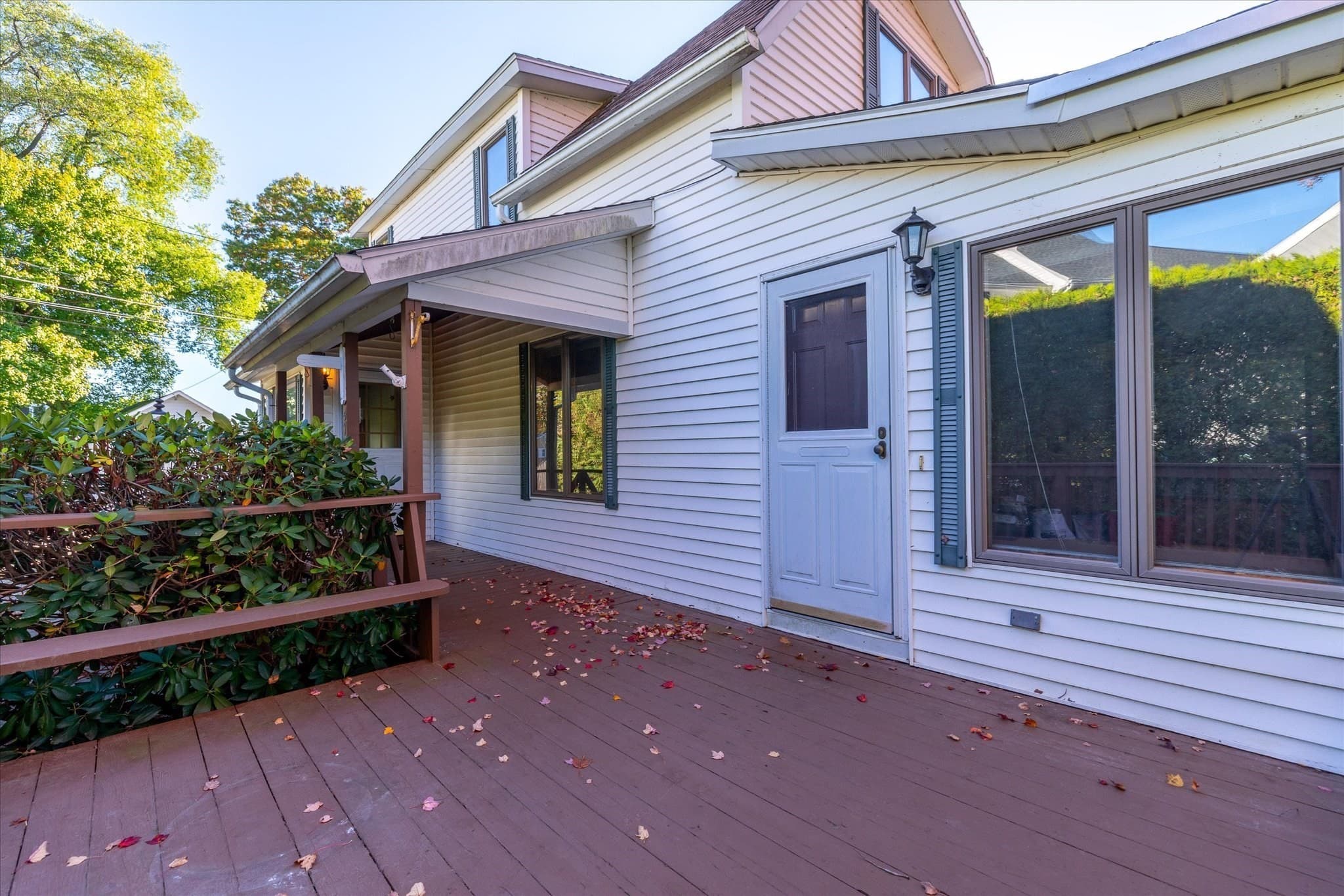 Single Family Residence at 47 Point Pleasant Rd, Webster MA 01570, photo 4 of 39