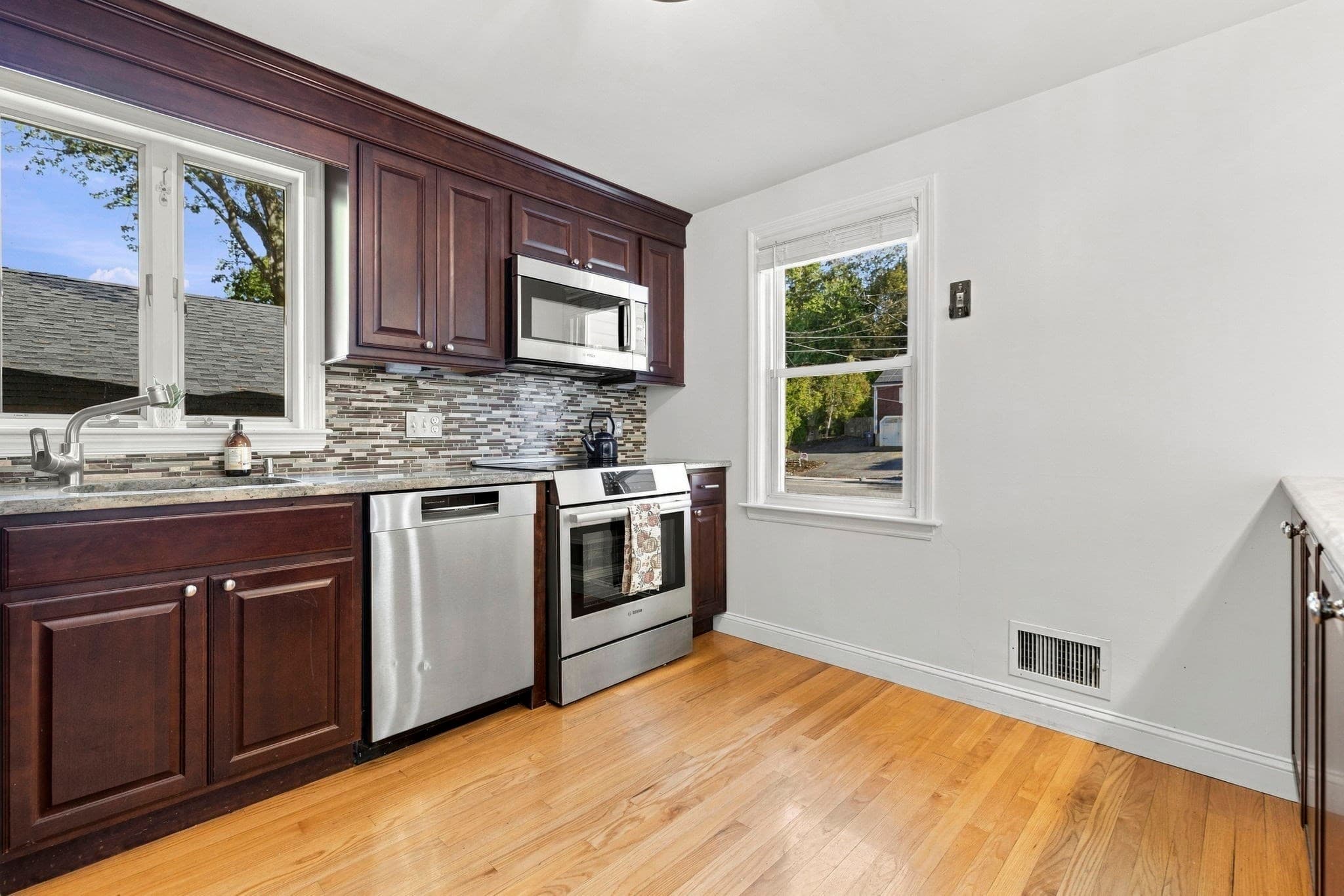 Single Family Residence at 344 West Street, Reading MA 01867, photo 6 of 28