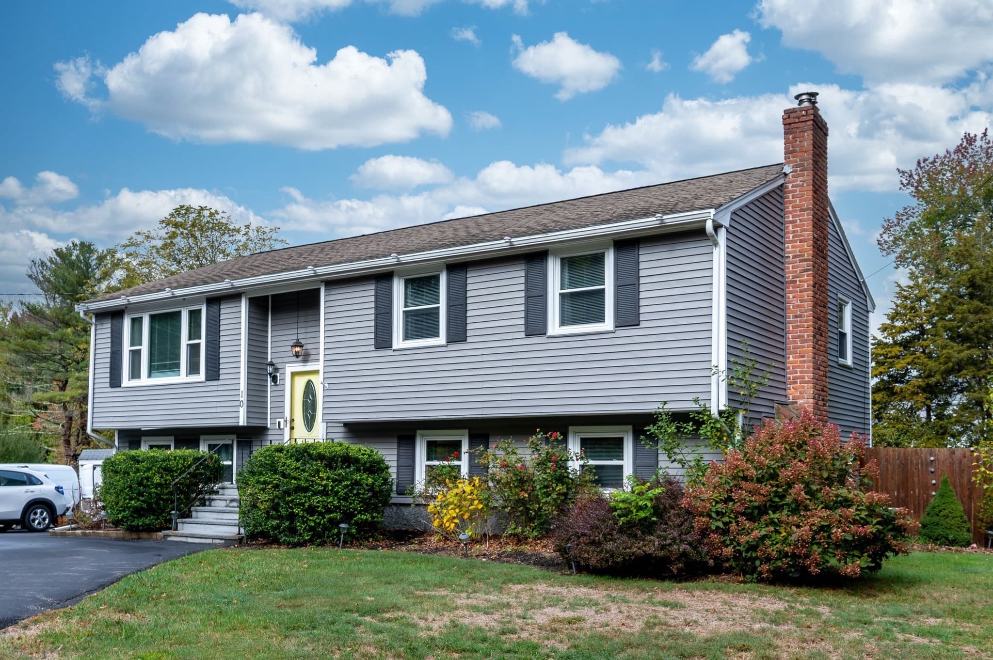 Single Family Residence at 10 Village Street, Medway MA 02053, photo 2 of 39
