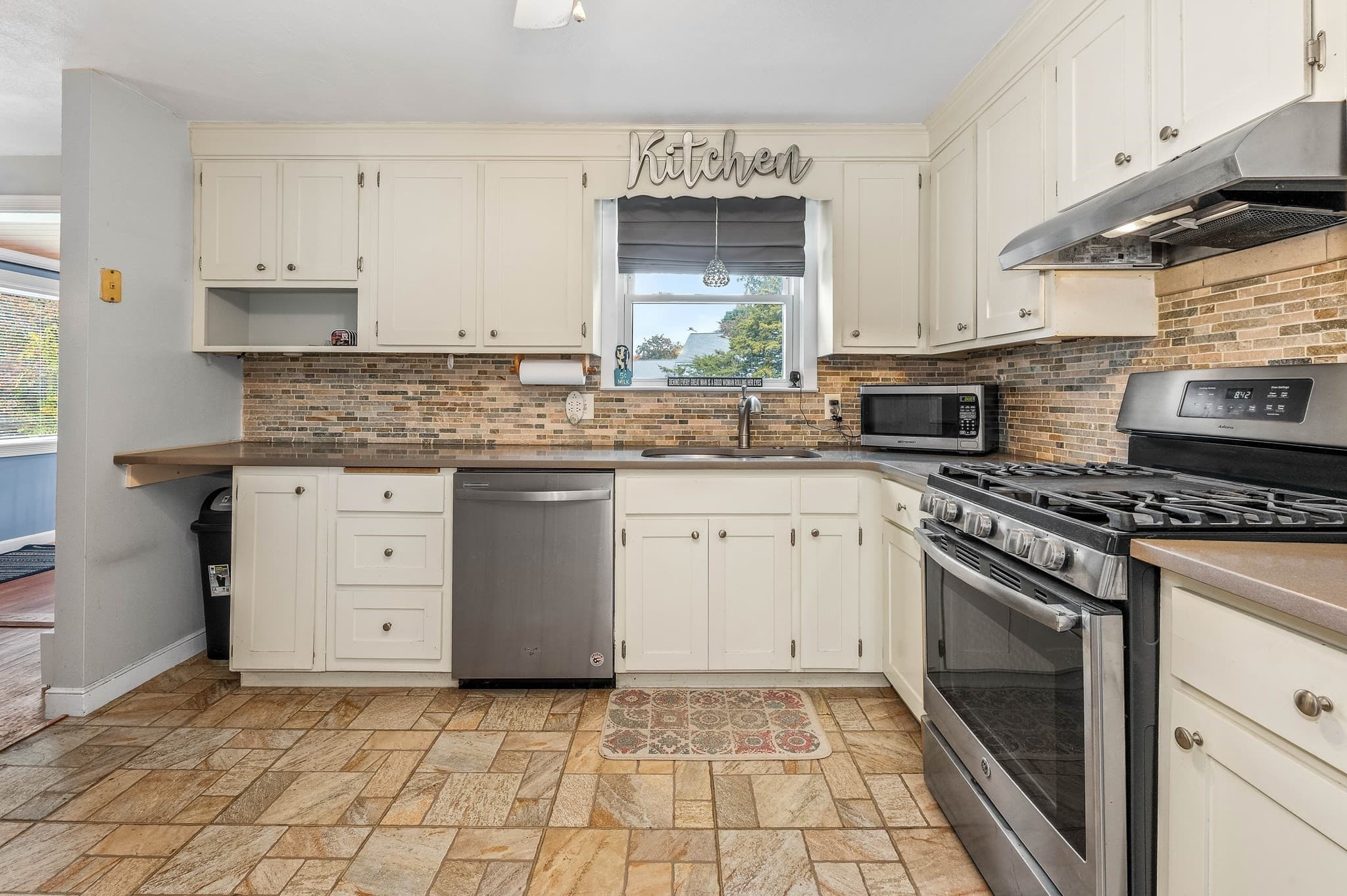 Single Family Residence at 10 Village Street, Medway MA 02053, photo 17 of 39