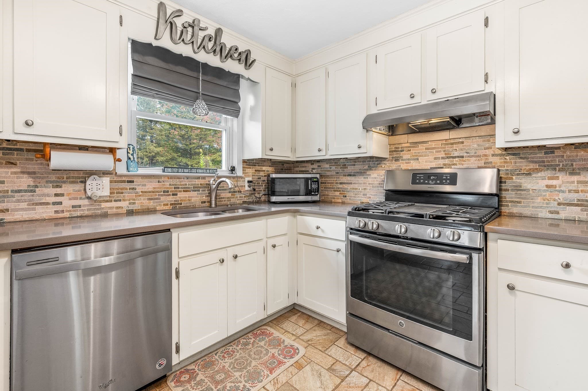 Single Family Residence at 10 Village Street, Medway MA 02053, photo 16 of 39