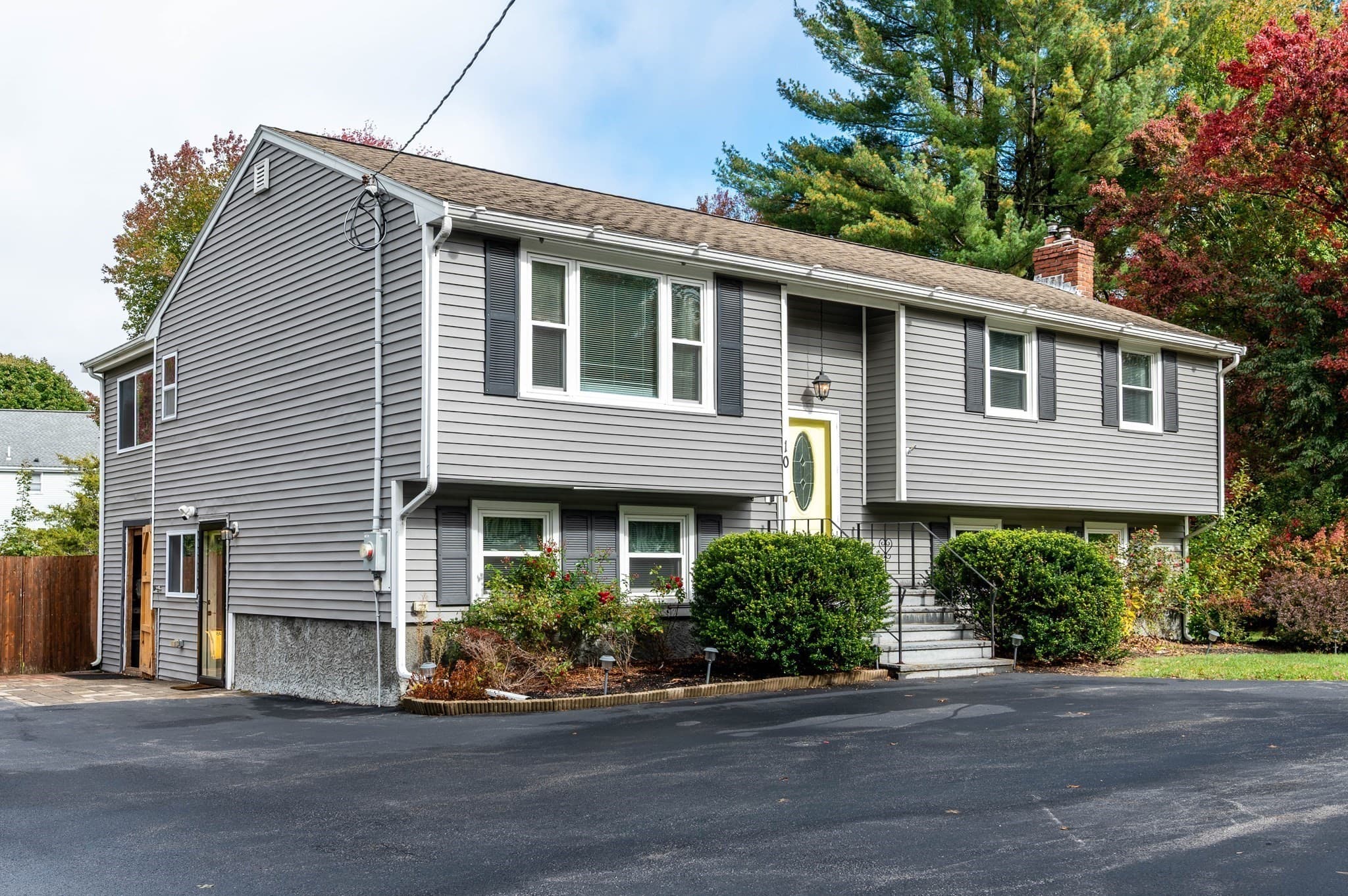 Single Family Residence at 10 Village Street, Medway MA 02053, photo 3 of 39