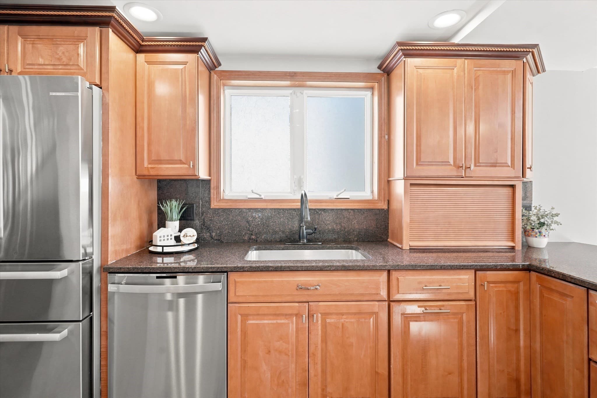 Single Family Residence at 23 Jasper St, Saugus MA 01906, Saugus, photo 8 of 42