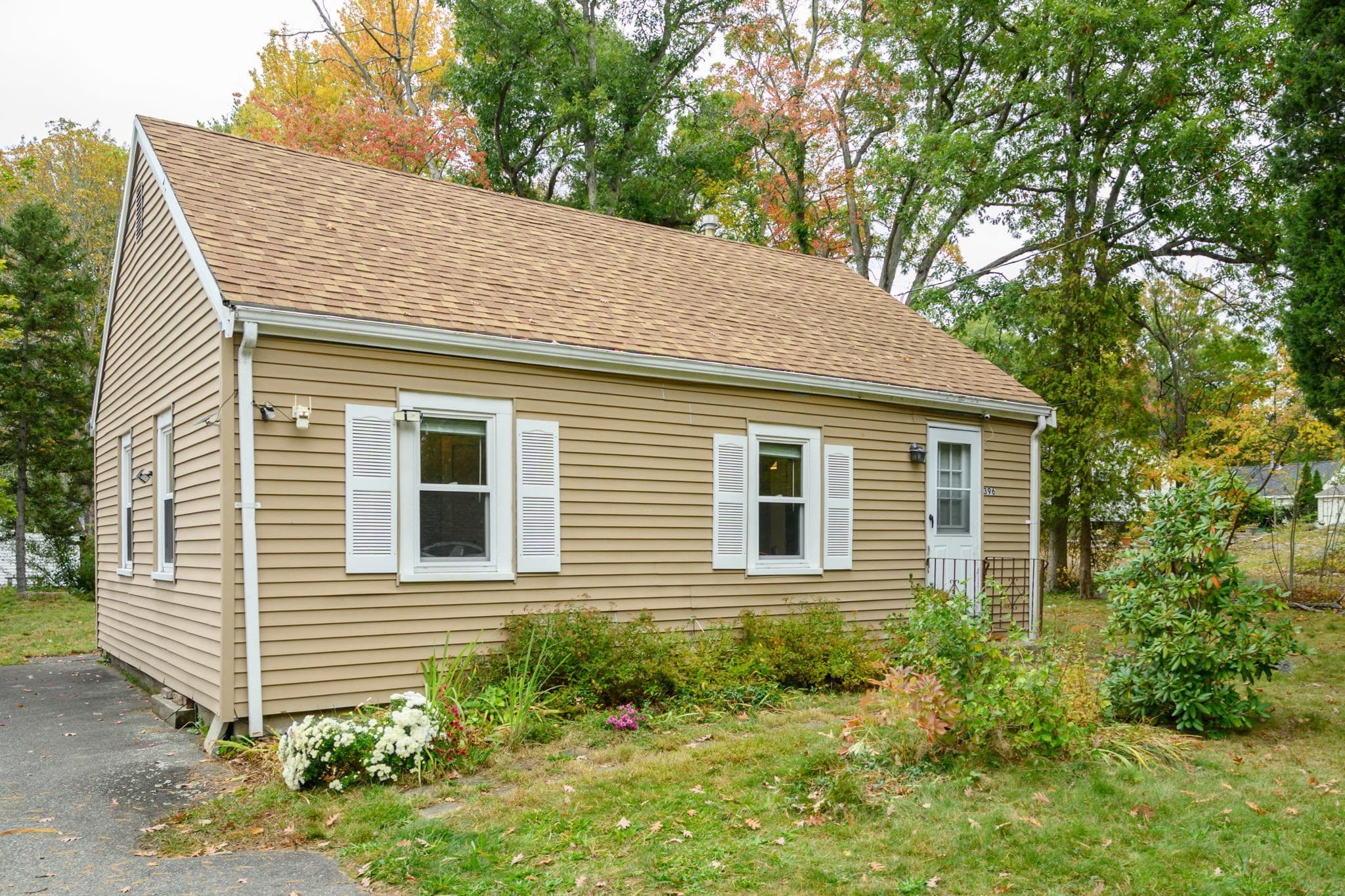 Single Family Residence at 396 Willow St, Stoughton MA 02072, Stoughton, photo 3 of 25