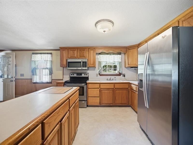 Single Family Residence at 20 Anthony Street, Berkley MA 02779, photo 5 of 29