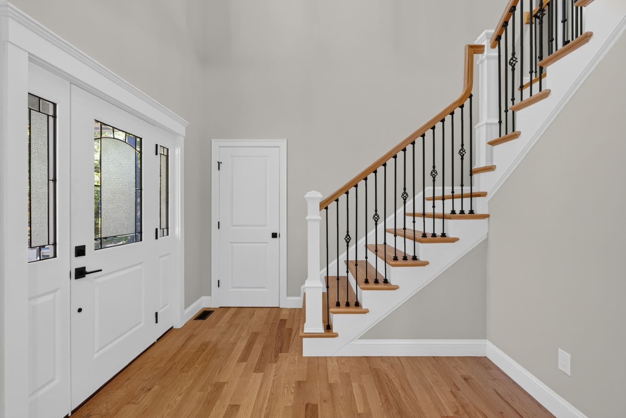 Single Family Residence at 275 Pine St, Bridgewater MA 02324, Bridgewater, photo 3 of 42