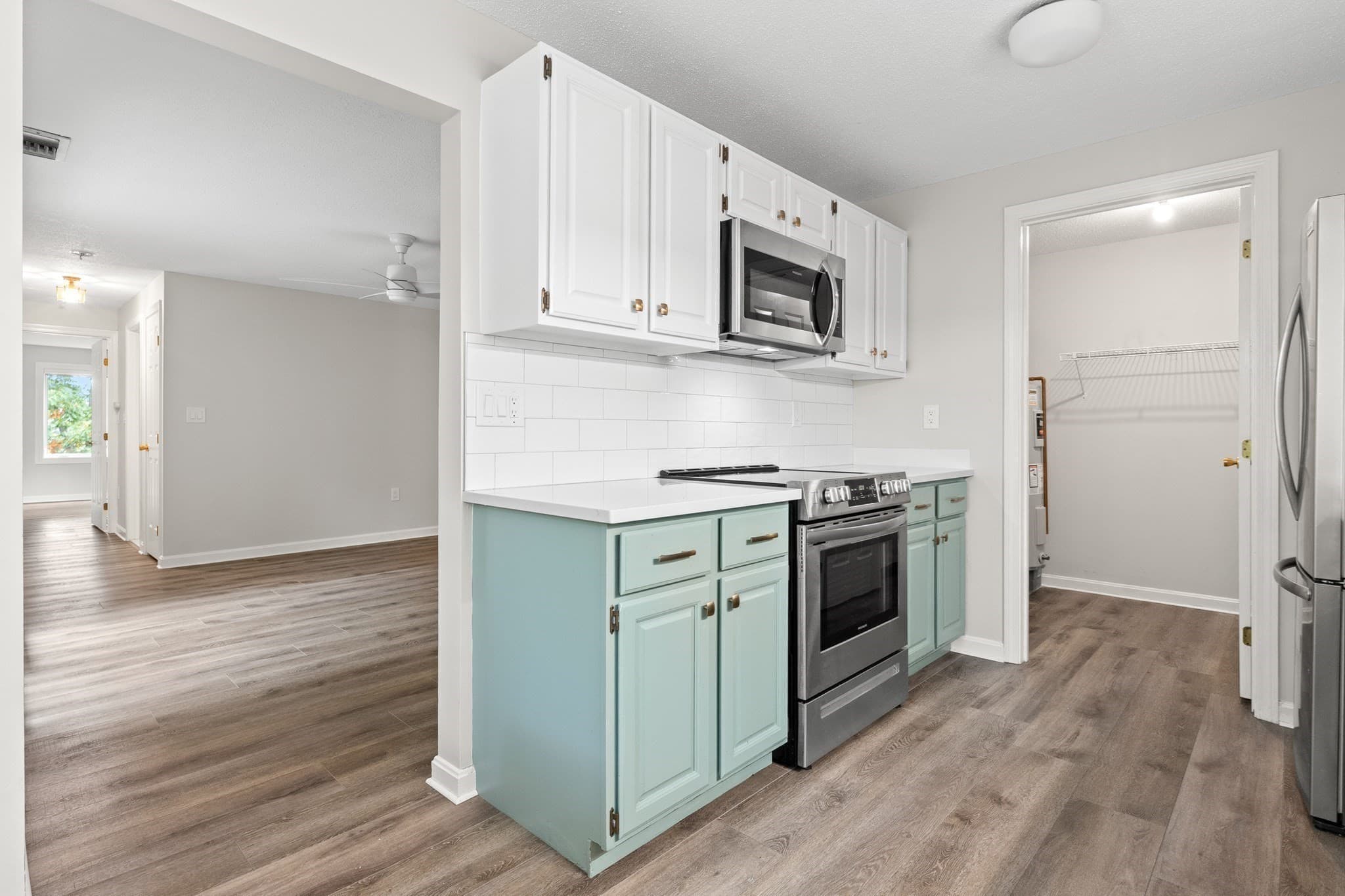 Condominium at 9 Ledgewood Way # 32, Peabody MA 01960, photo 14 of 34