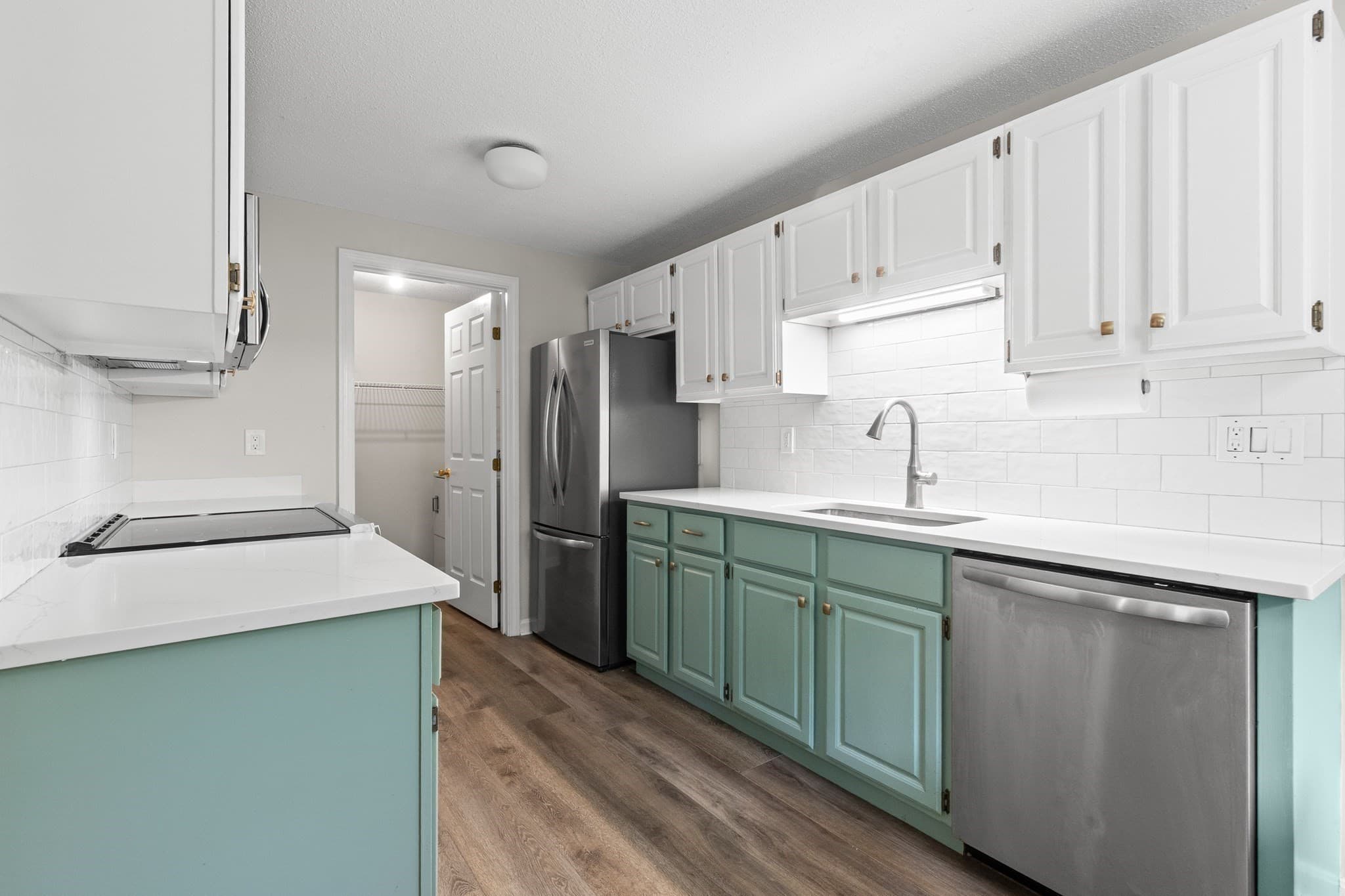 Condominium at 9 Ledgewood Way # 32, Peabody MA 01960, photo 15 of 34
