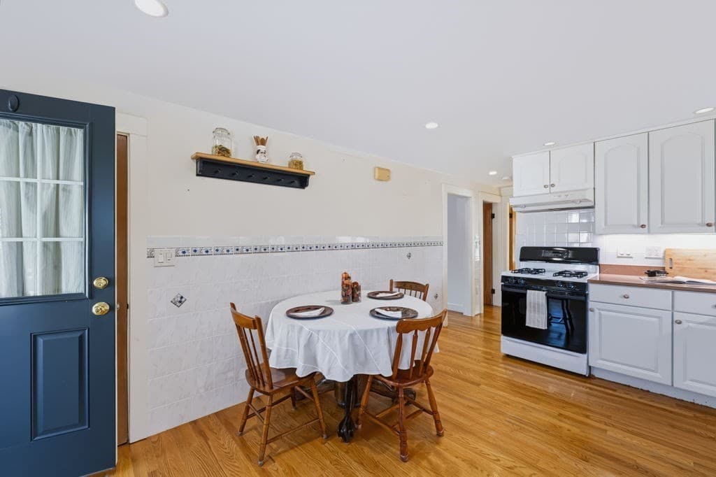 Single Family Residence at 25 Hillcrest Ave, Beverly MA 01915, Beverly, photo 17 of 35