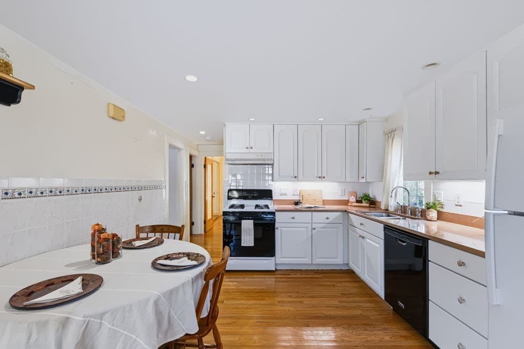 Single Family Residence at 25 Hillcrest Ave, Beverly MA 01915, Beverly, photo 16 of 35