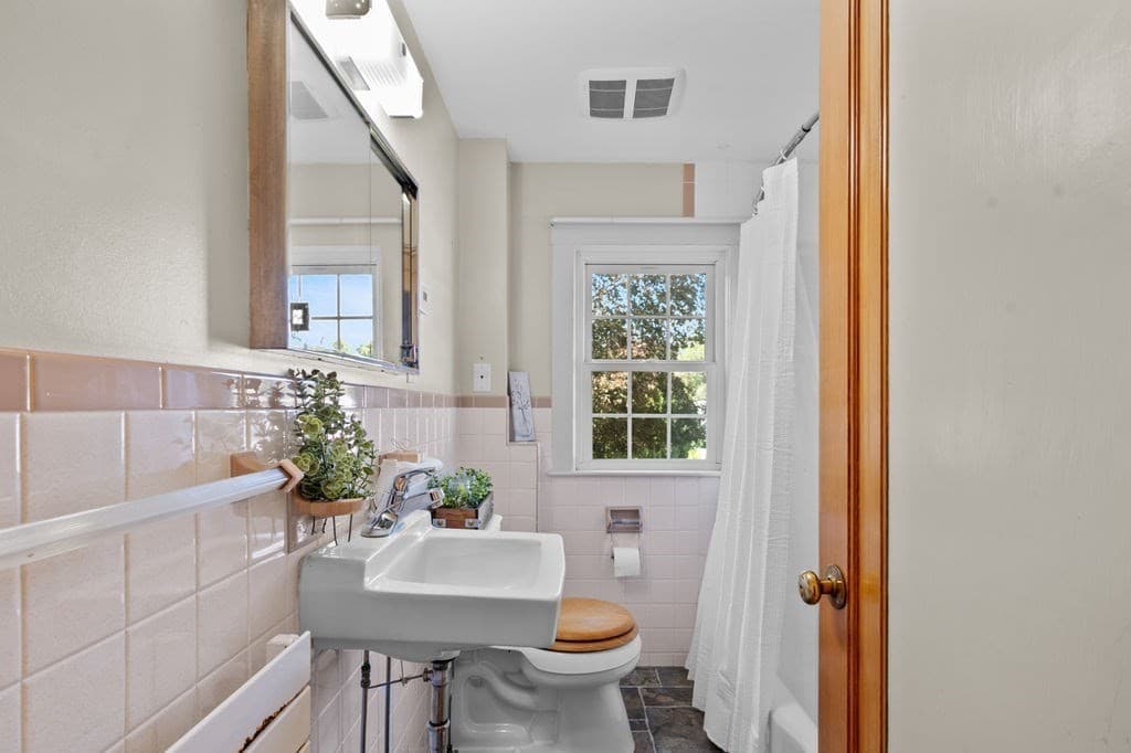 Single Family Residence at 25 Hillcrest Ave, Beverly MA 01915, Beverly, photo 20 of 35