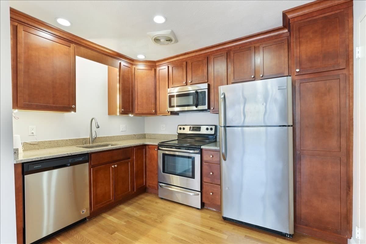 Condominium at 1105 Lexington Street # 6, Waltham MA 02452, photo 6 of 15