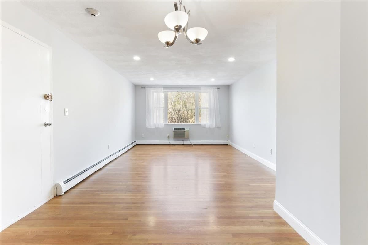 Condominium at 1105 Lexington Street # 6, Waltham MA 02452, photo 4 of 15