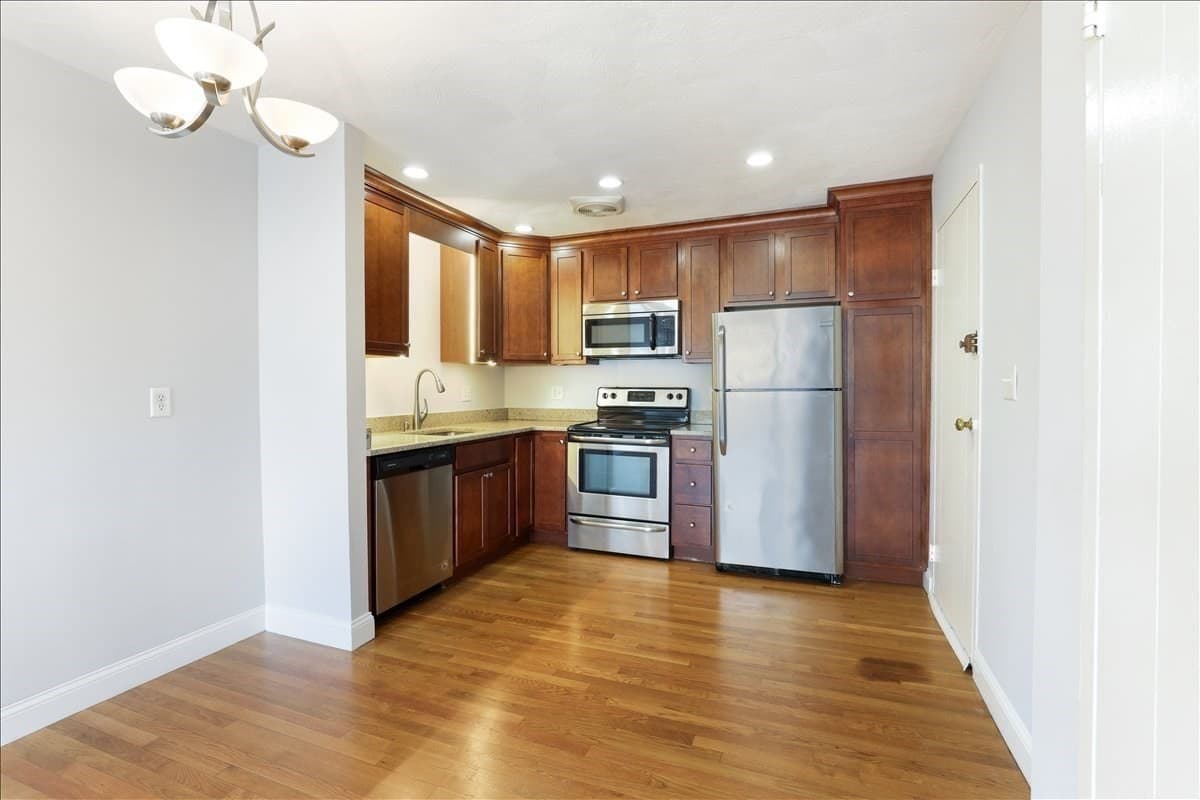 Condominium at 1105 Lexington Street # 6, Waltham MA 02452, photo 8 of 15