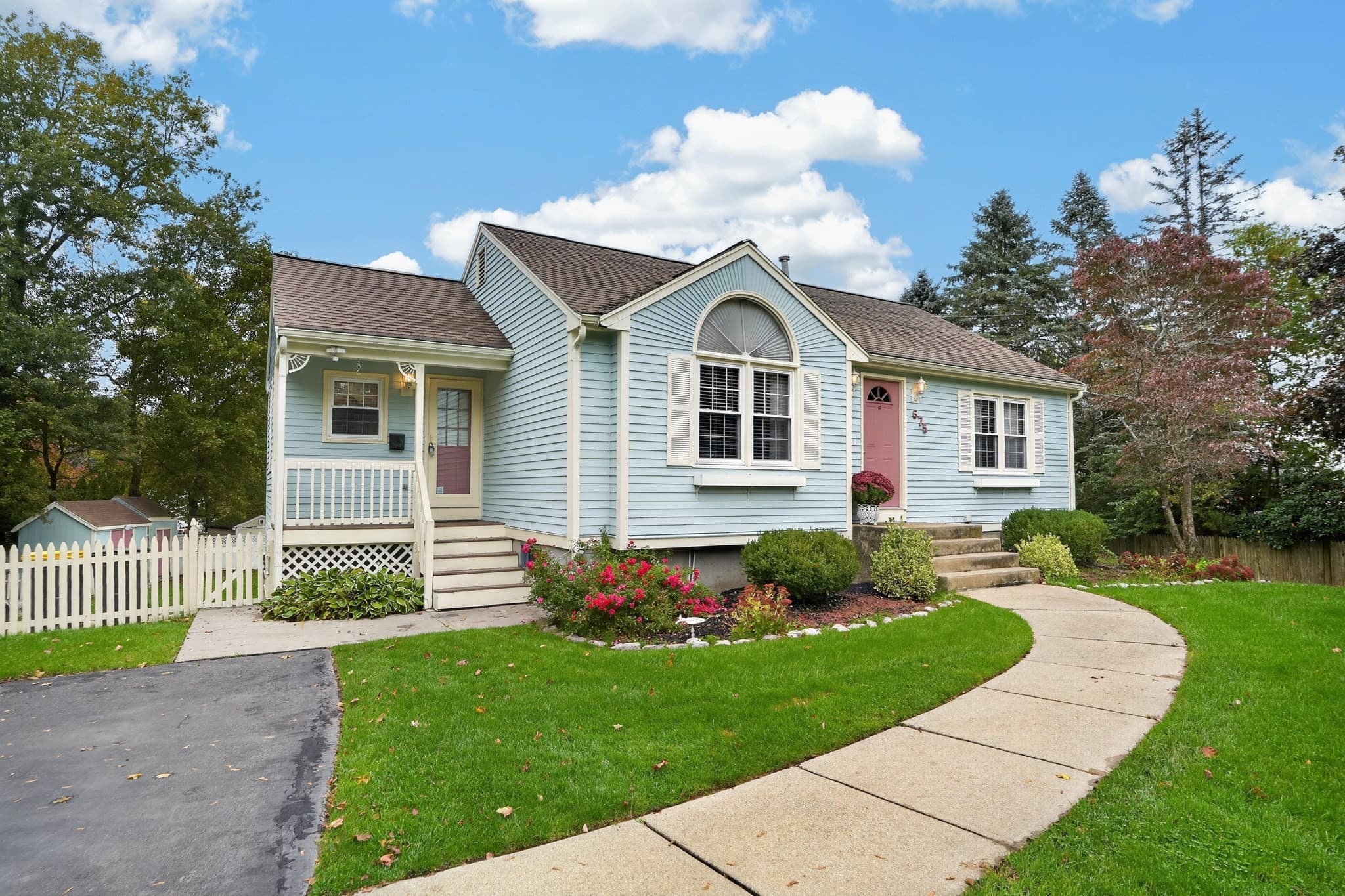 Single Family Residence at 675 Oak Street, Franklin MA 02038, Franklin, photo 2 of 27