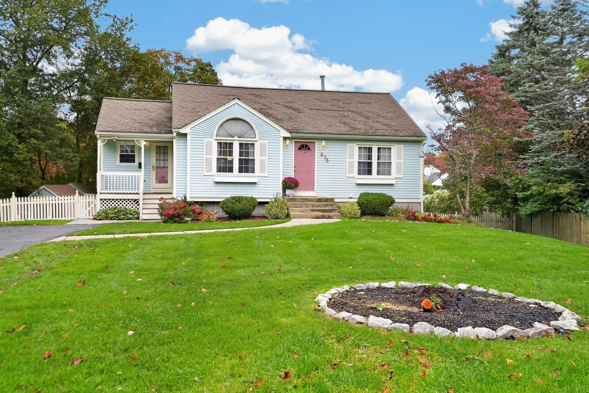 Single Family Residence at 675 Oak Street, Franklin MA 02038, Franklin, photo 3 of 27