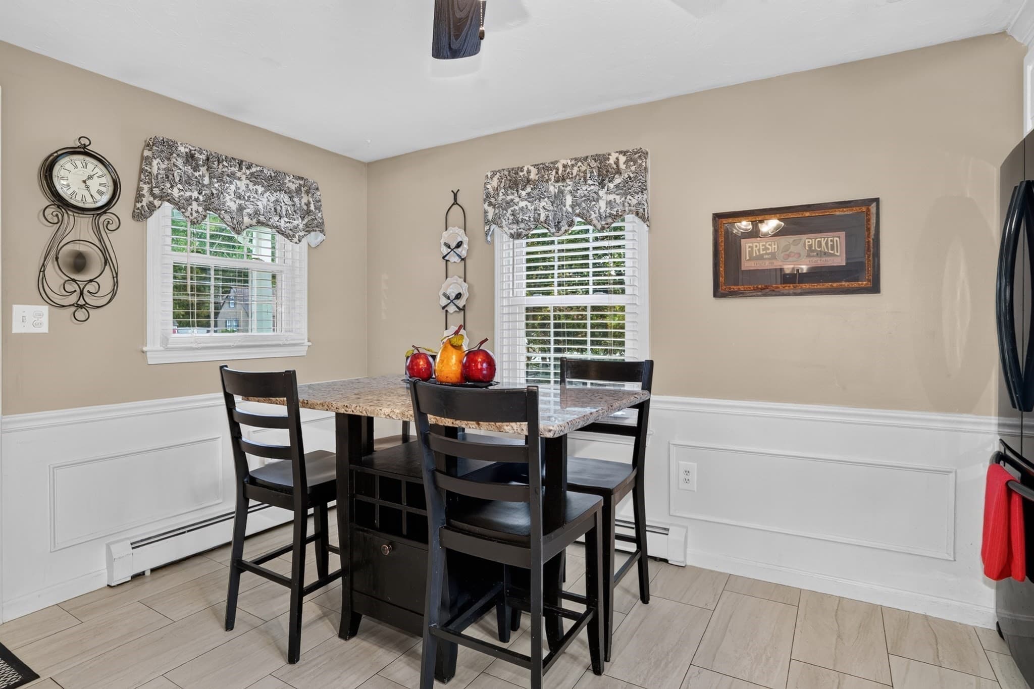 Single Family Residence at 675 Oak Street, Franklin MA 02038, Franklin, photo 9 of 27