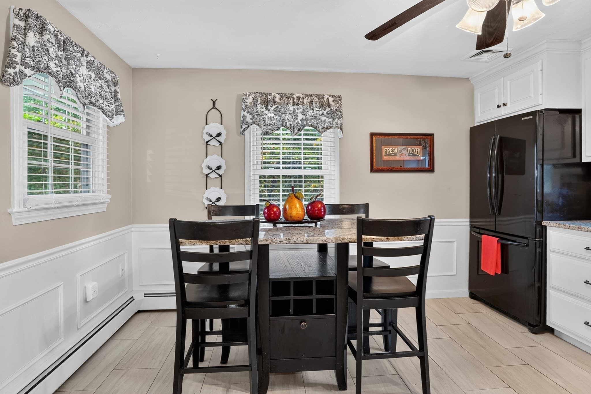 Single Family Residence at 675 Oak Street, Franklin MA 02038, Franklin, photo 8 of 27