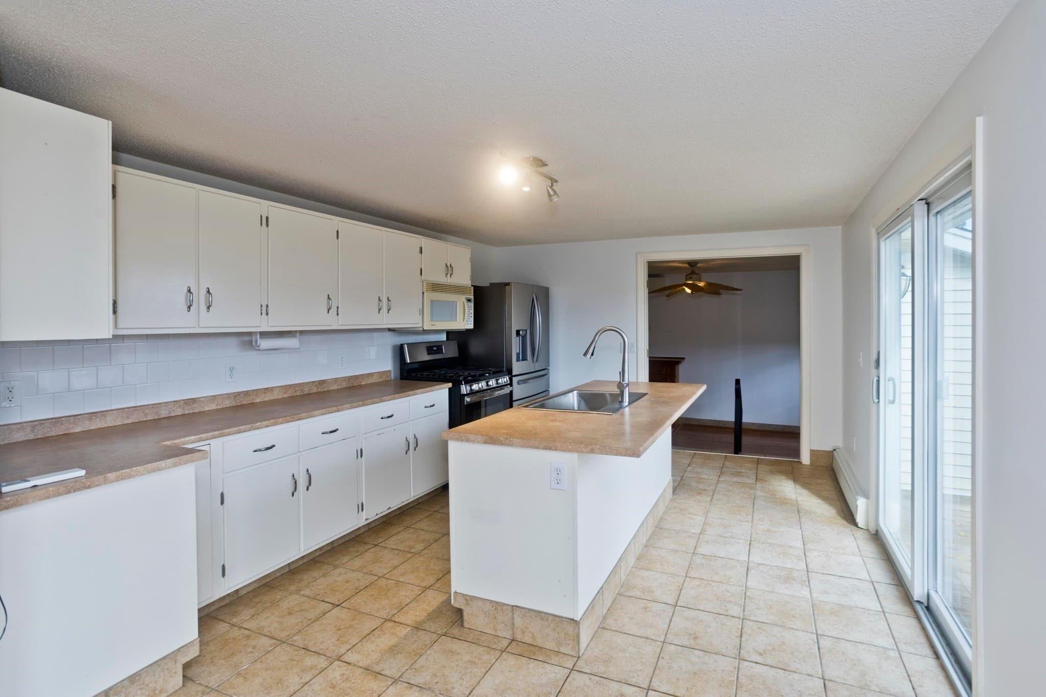 Single Family Residence at 20 Strong Street, Easthampton MA 01027, photo 6 of 37