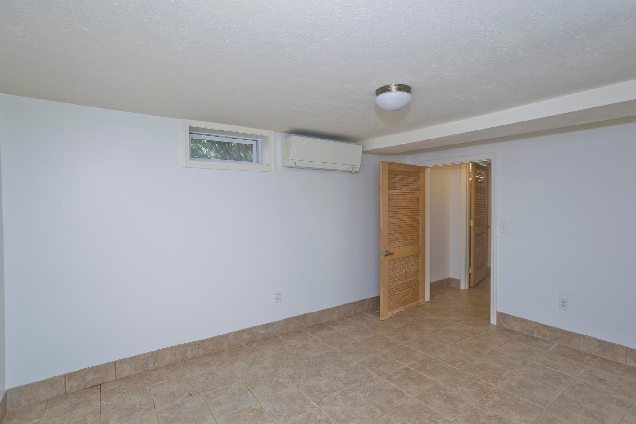Single Family Residence at 20 Strong Street, Easthampton MA 01027, photo 25 of 37