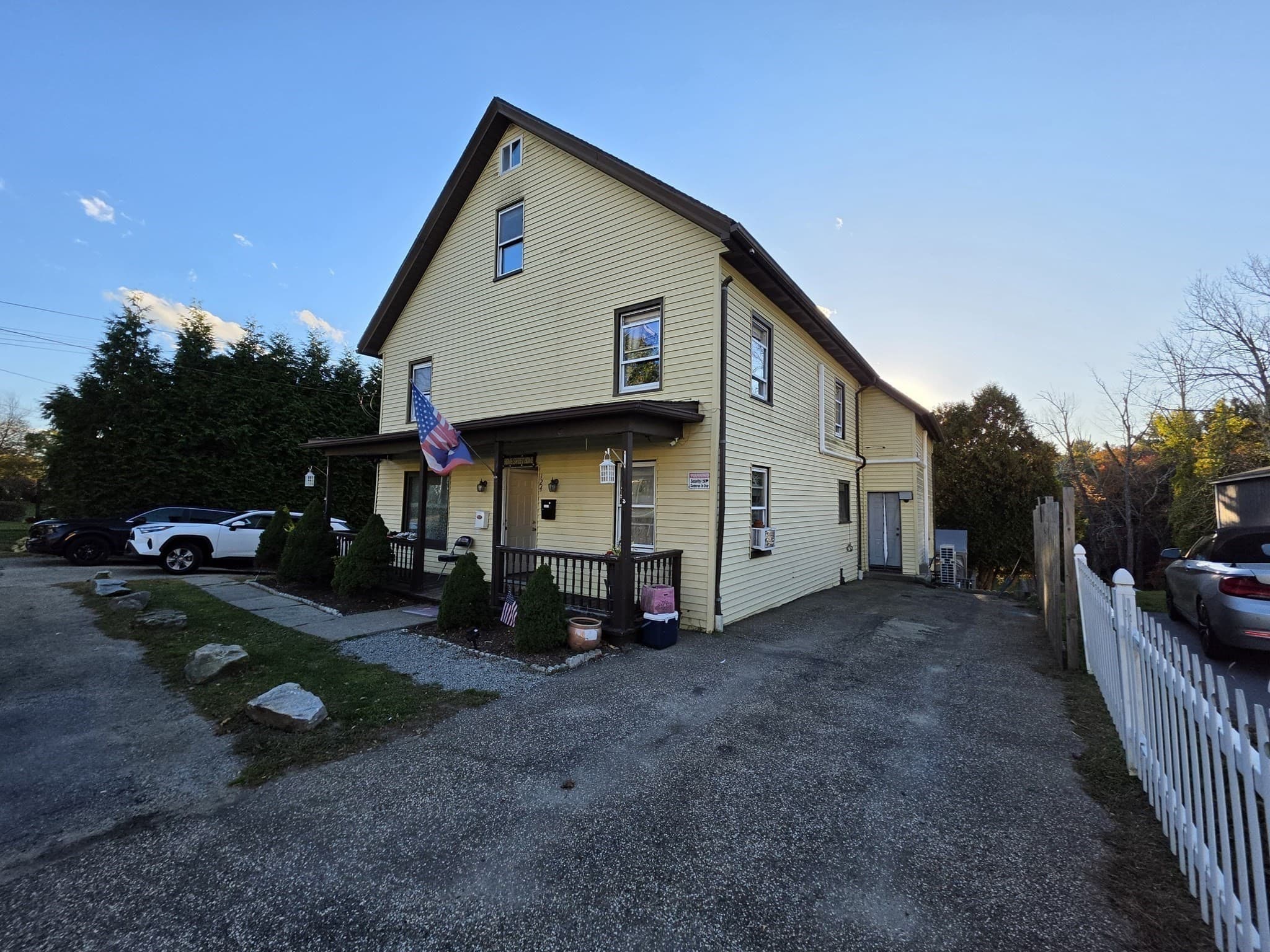 124 Pleasant St, Leicester MA 01524