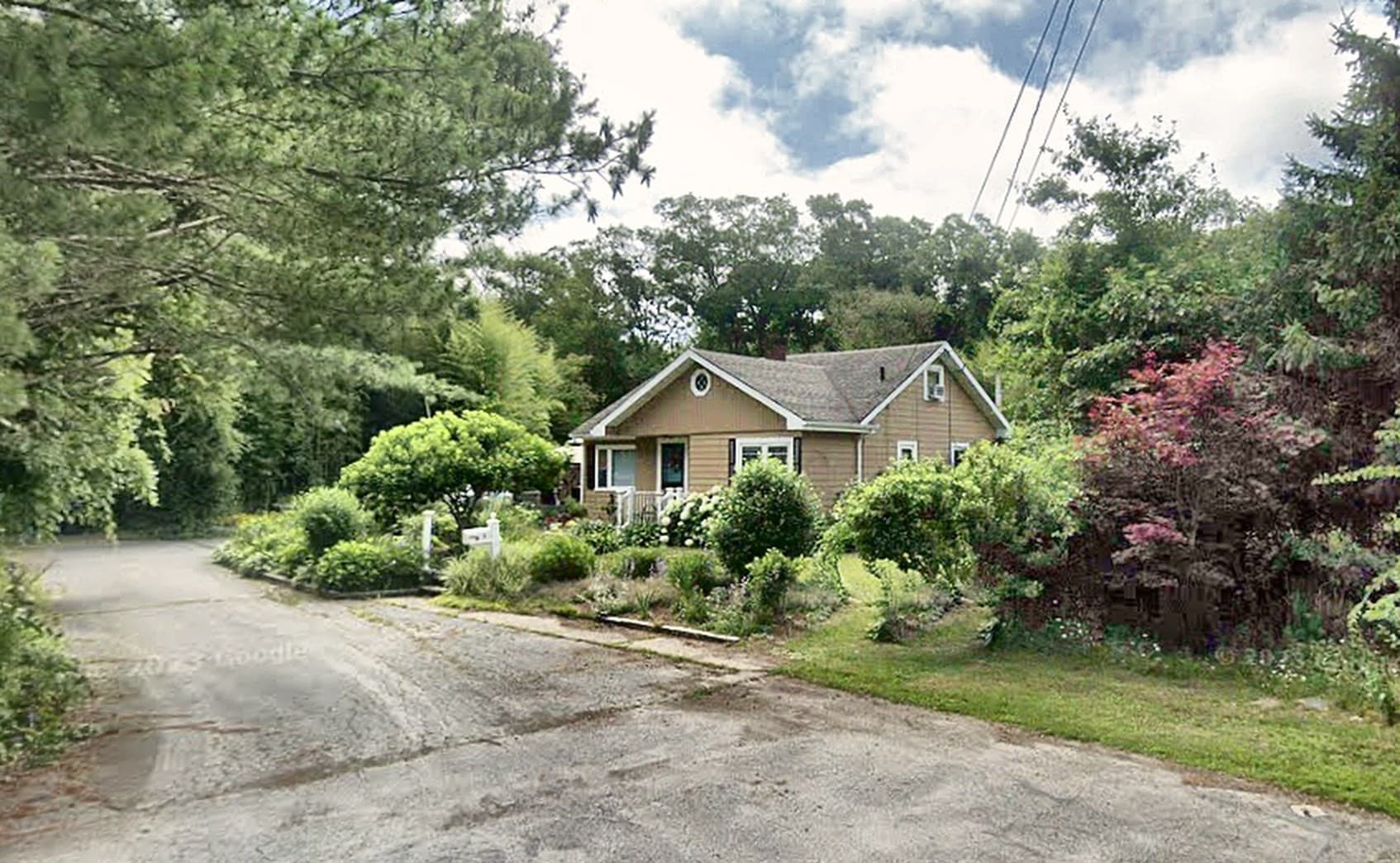 1 E Wordell, Dartmouth MA 02748
