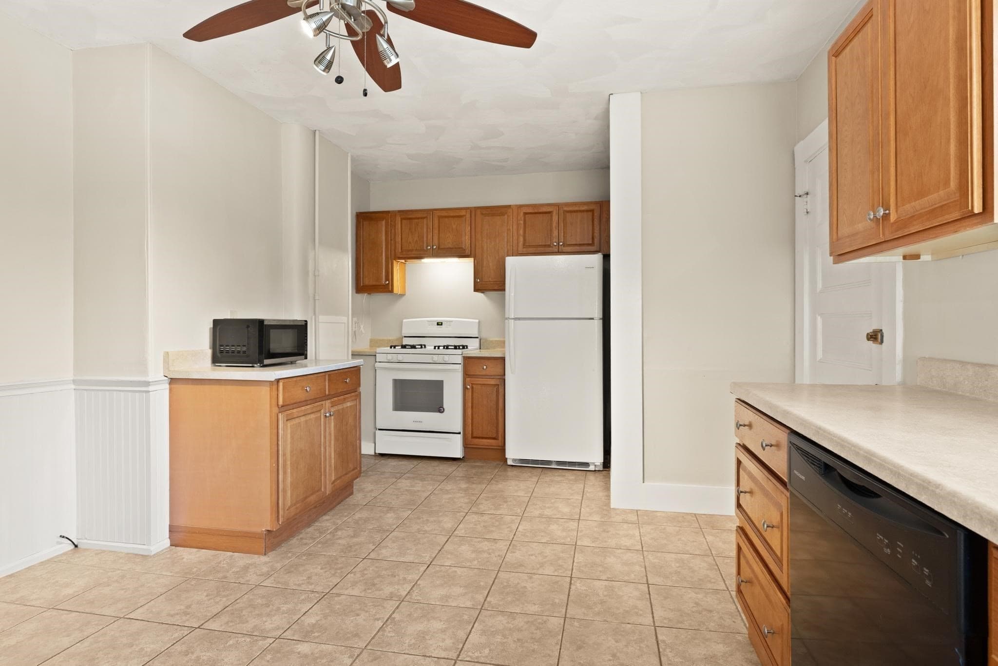 2 Family - 2 Units Up/Down at 12 Newbury St, Beverly MA 01915, photo 22 of 42