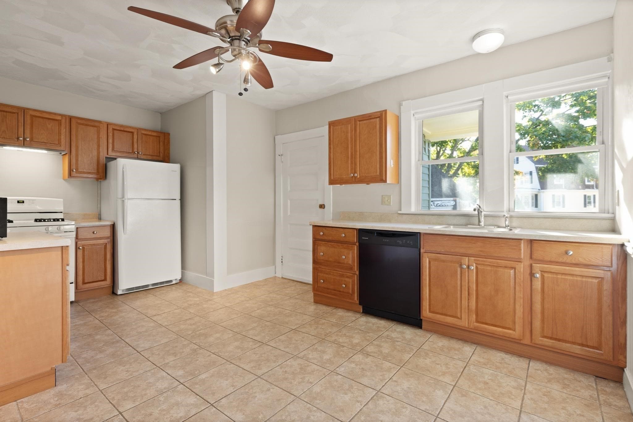2 Family - 2 Units Up/Down at 12 Newbury St, Beverly MA 01915, photo 21 of 42