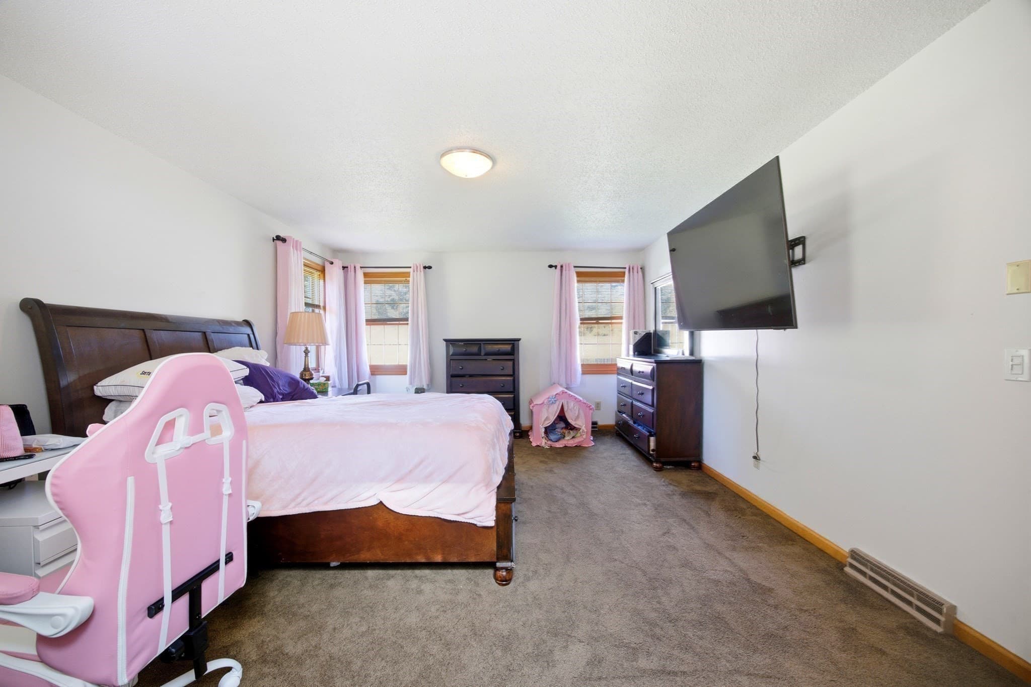 Single Family Residence at 15 Tamarack Dr, East Longmeadow MA 01028, photo 23 of 36