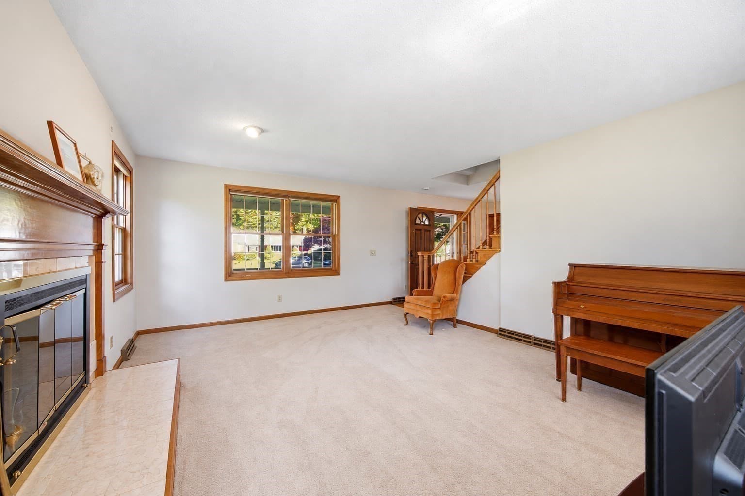 Single Family Residence at 15 Tamarack Dr, East Longmeadow MA 01028, photo 13 of 36