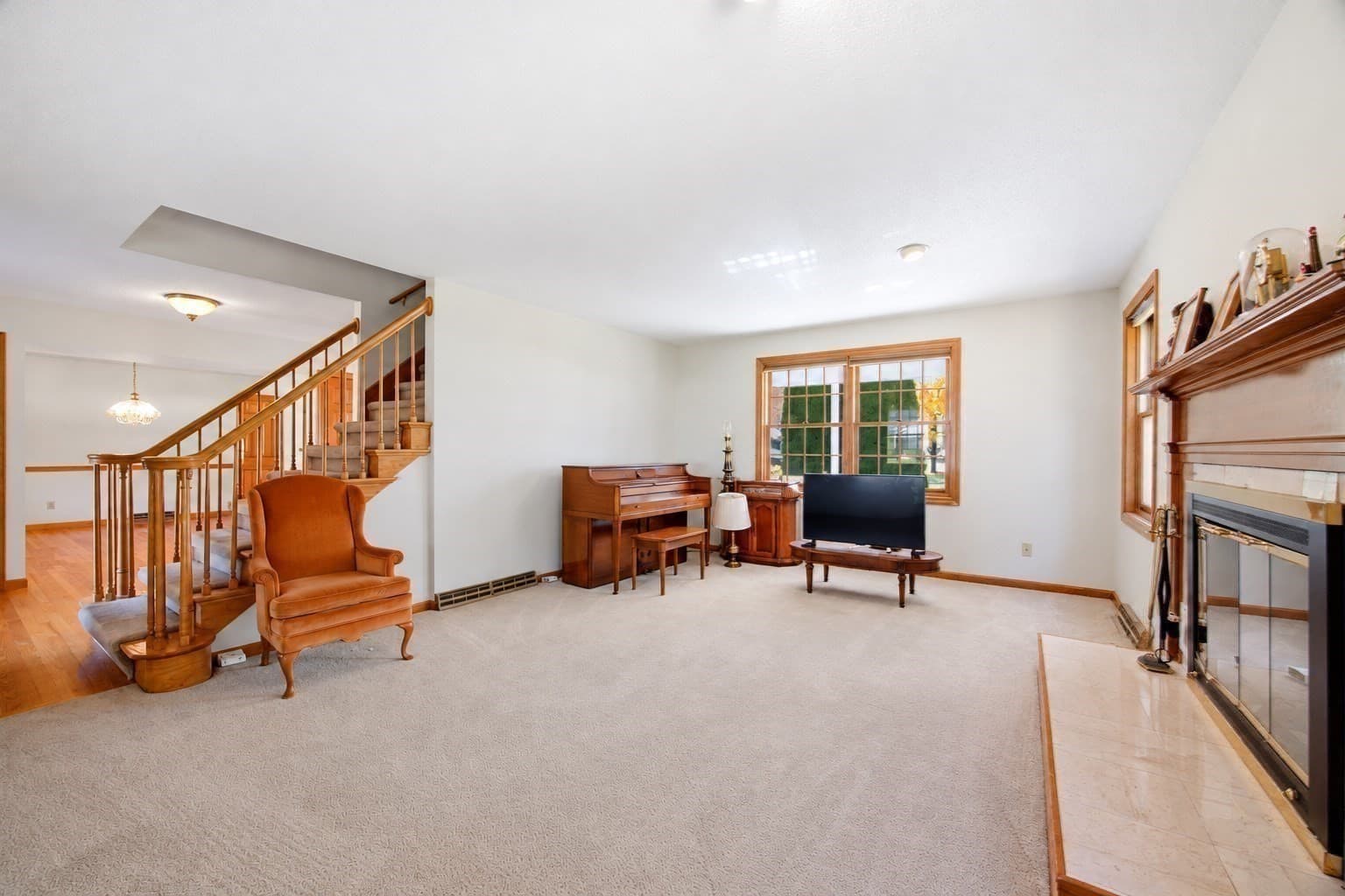 Single Family Residence at 15 Tamarack Dr, East Longmeadow MA 01028, photo 12 of 36