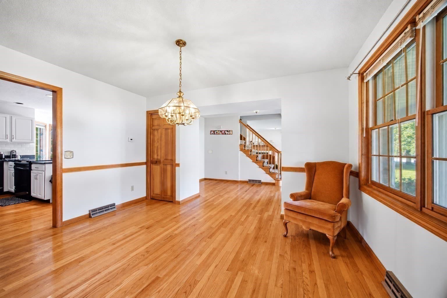 Single Family Residence at 15 Tamarack Dr, East Longmeadow MA 01028, photo 5 of 36
