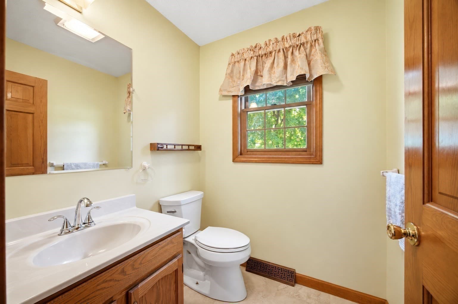 Single Family Residence at 15 Tamarack Dr, East Longmeadow MA 01028, photo 14 of 36