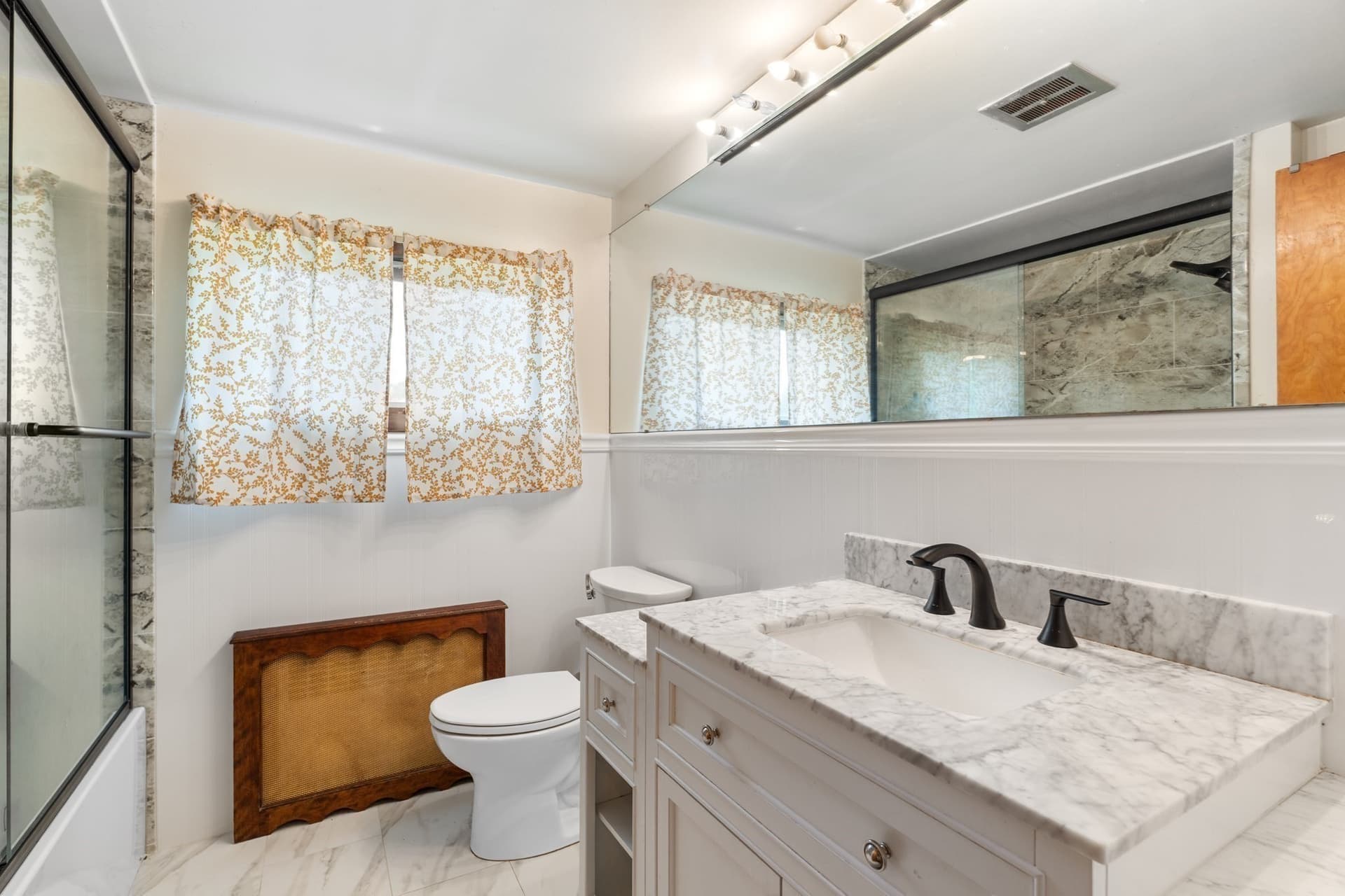 Single Family Residence at 42 Marboro St, Worcester MA 01604, photo 5 of 7