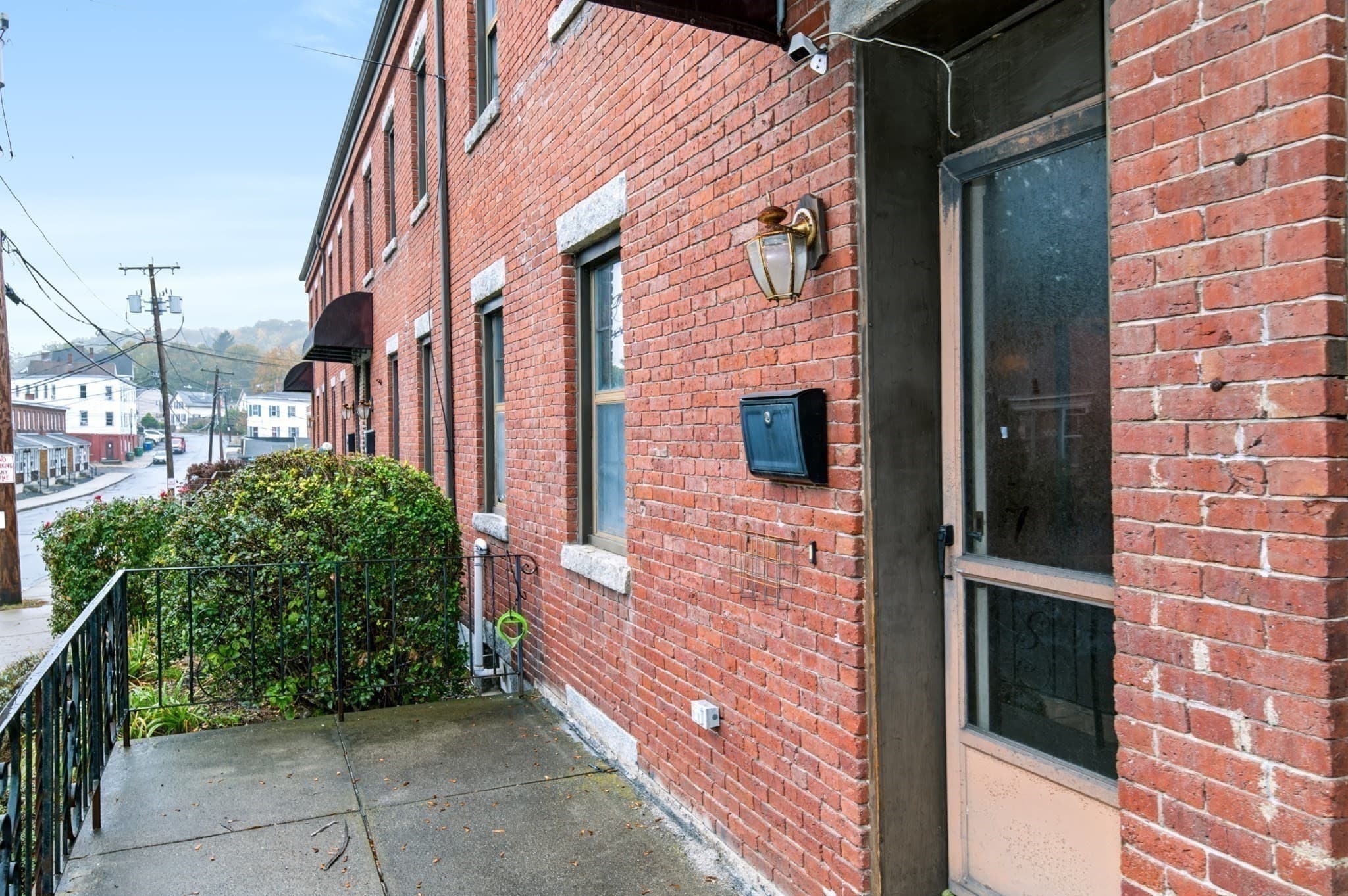 Condominium at 33 Grove St # 33, Clinton MA 01510, photo 2 of 36