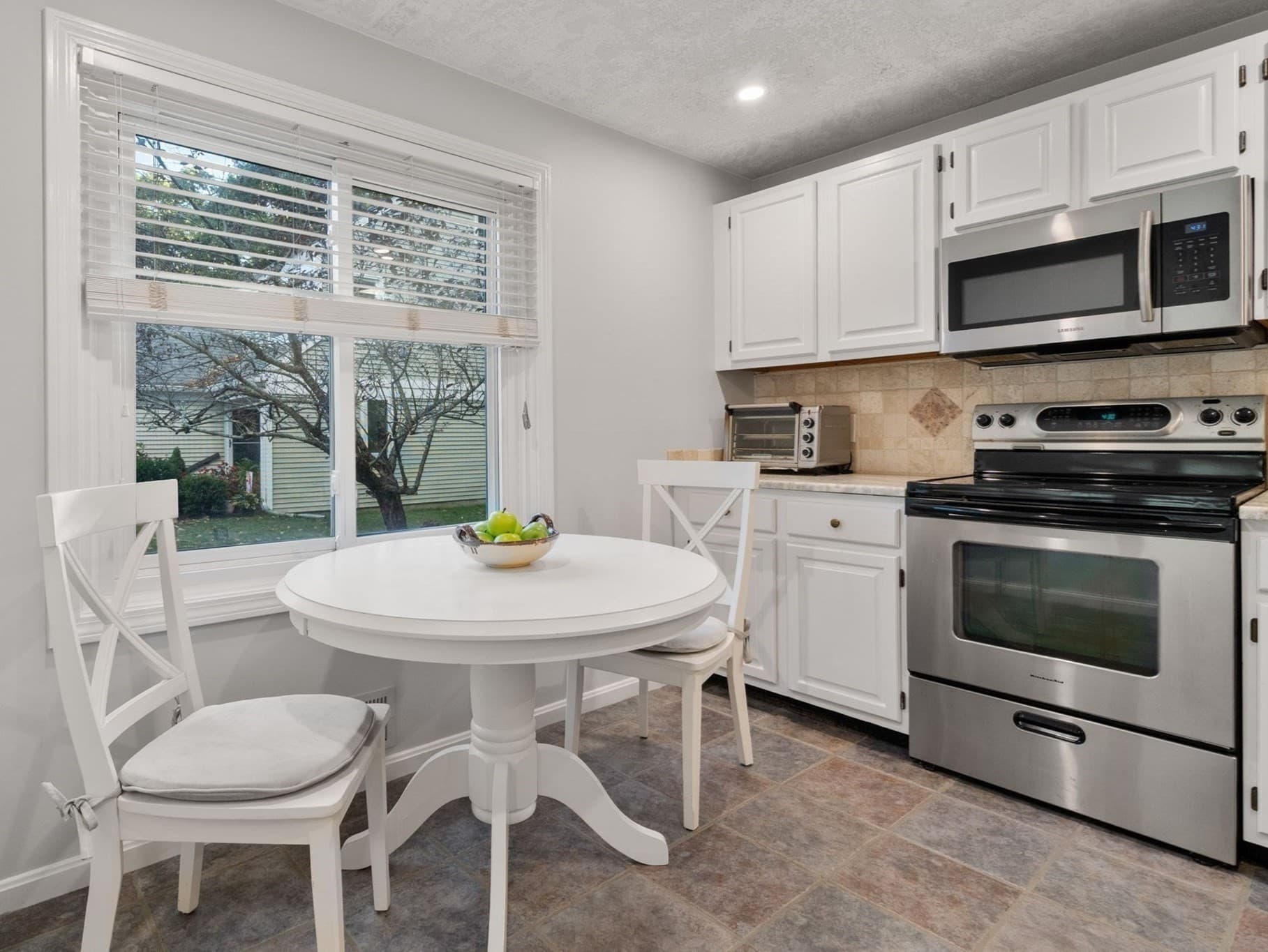 Condominium at 129 Stone Ridge Rd # 129, Franklin MA 02038, Franklin, photo 6 of 28