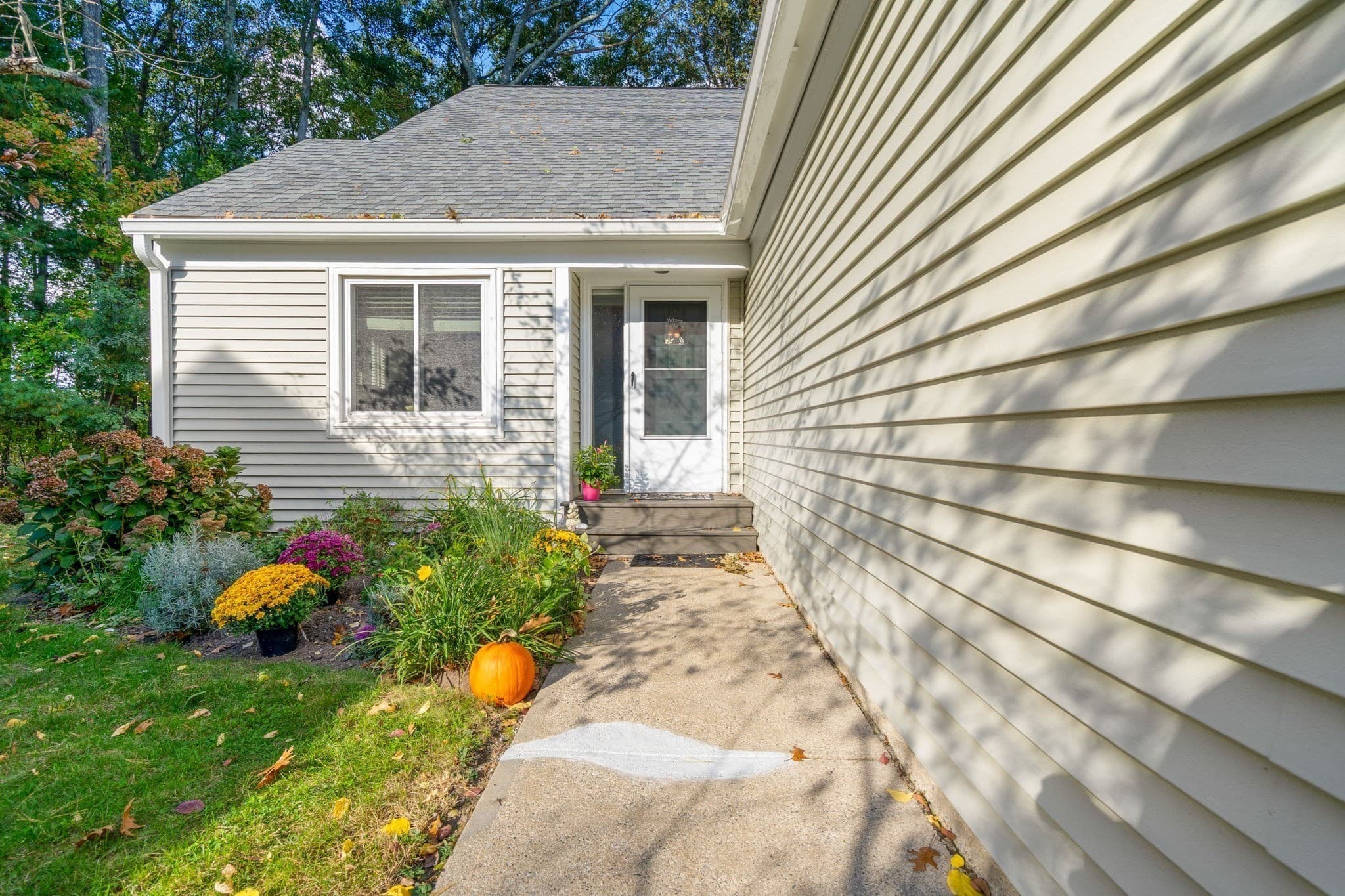 Condominium at 129 Stone Ridge Rd # 129, Franklin MA 02038, Franklin, photo 3 of 28