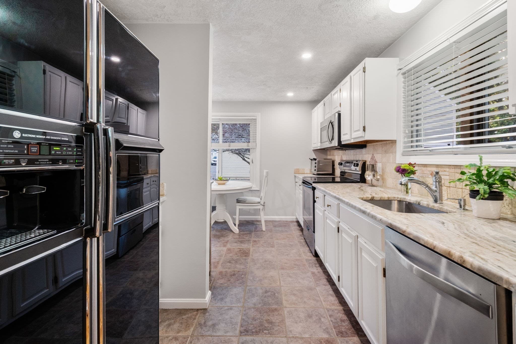Condominium at 129 Stone Ridge Rd # 129, Franklin MA 02038, Franklin, photo 9 of 28