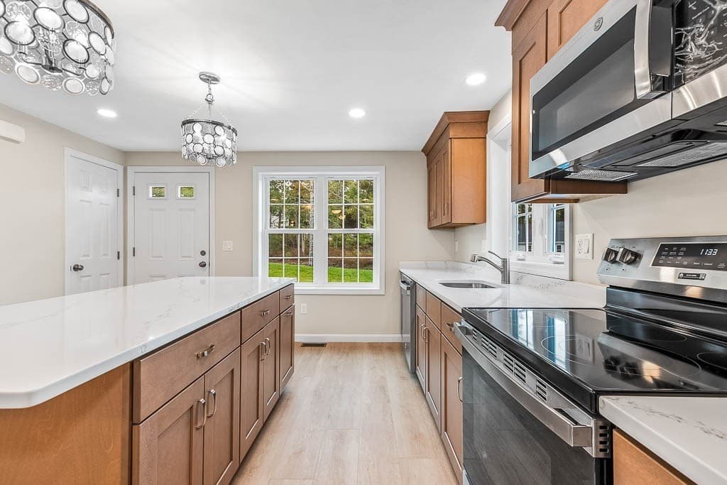 Single Family Residence at 39 Bumblebee Dr., Plymouth MA 02360, Plymouth, photo 7 of 25