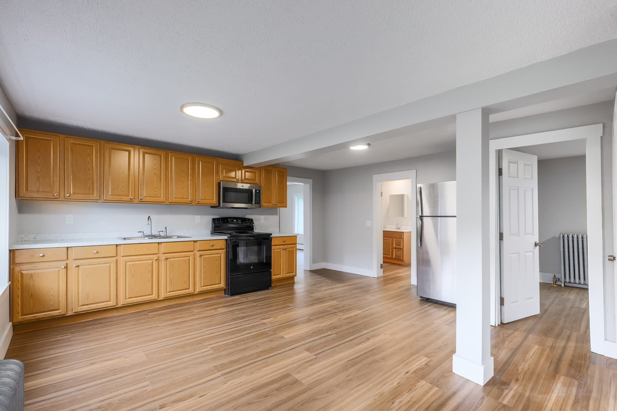 Single Family Residence at 231 Millbury St, Auburn MA 01501, Auburn, photo 2 of 42