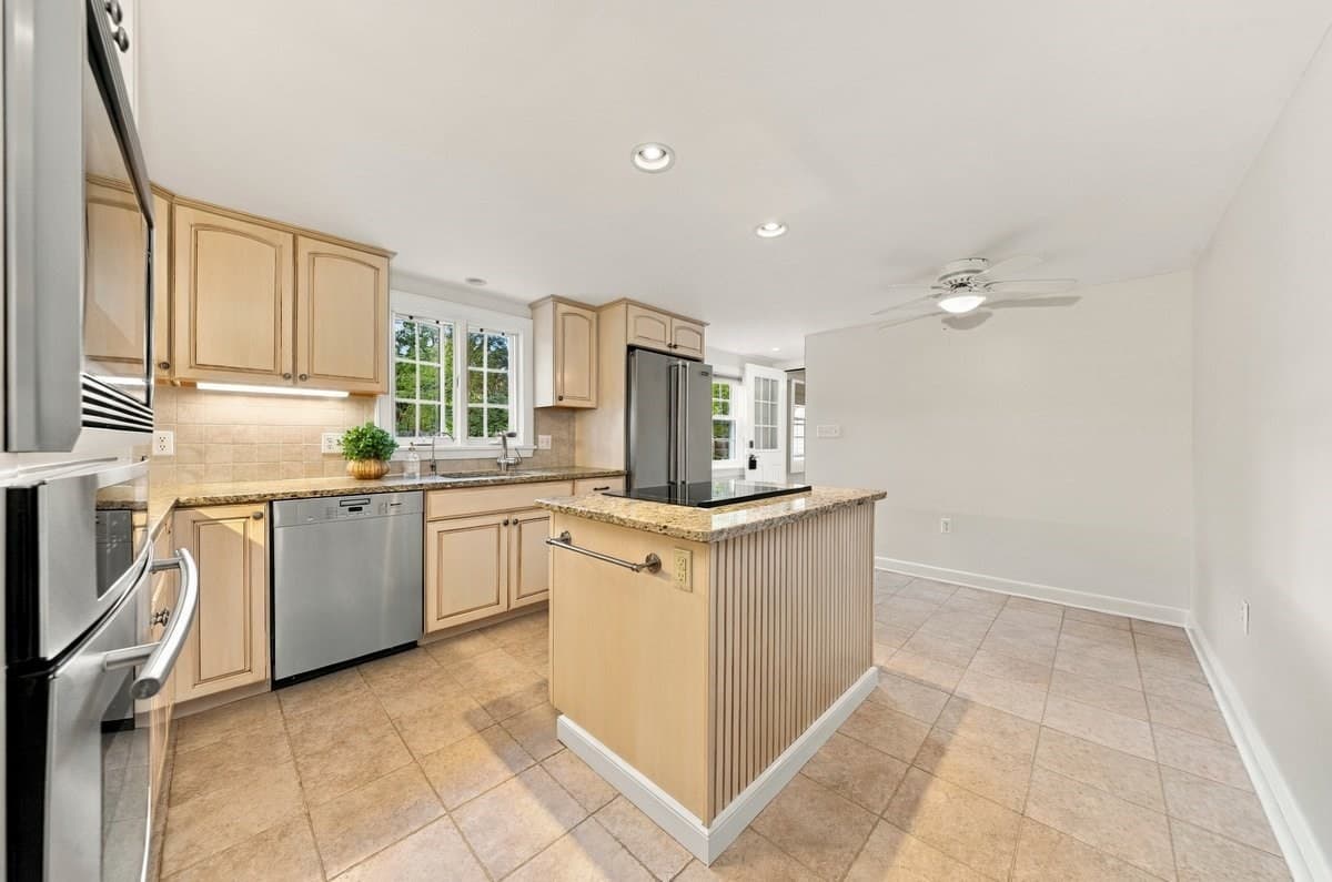 Single Family Residence at 59 Brook Bend Rd, Hanover MA 02339, photo 13 of 42