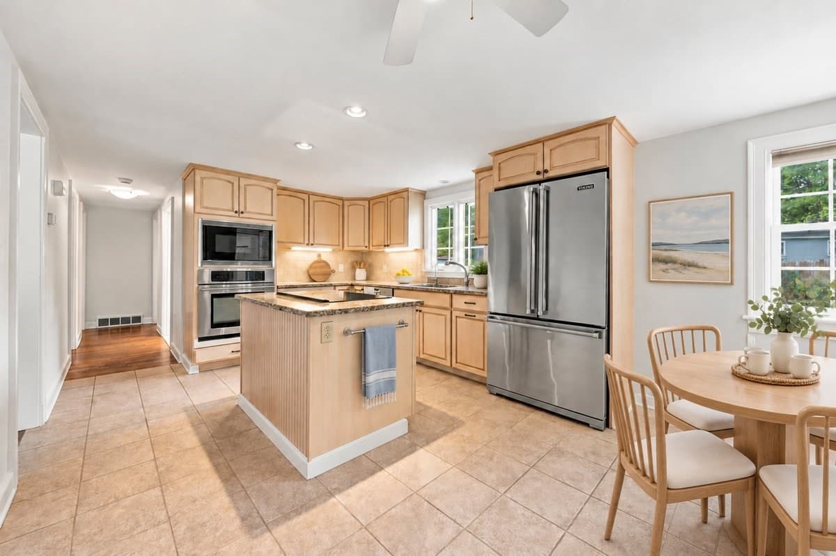Single Family Residence at 59 Brook Bend Rd, Hanover MA 02339, photo 10 of 42